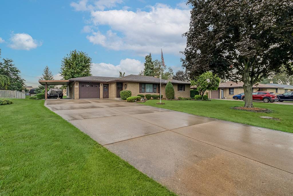 927 Maryville DR, Lockport, IL 60441