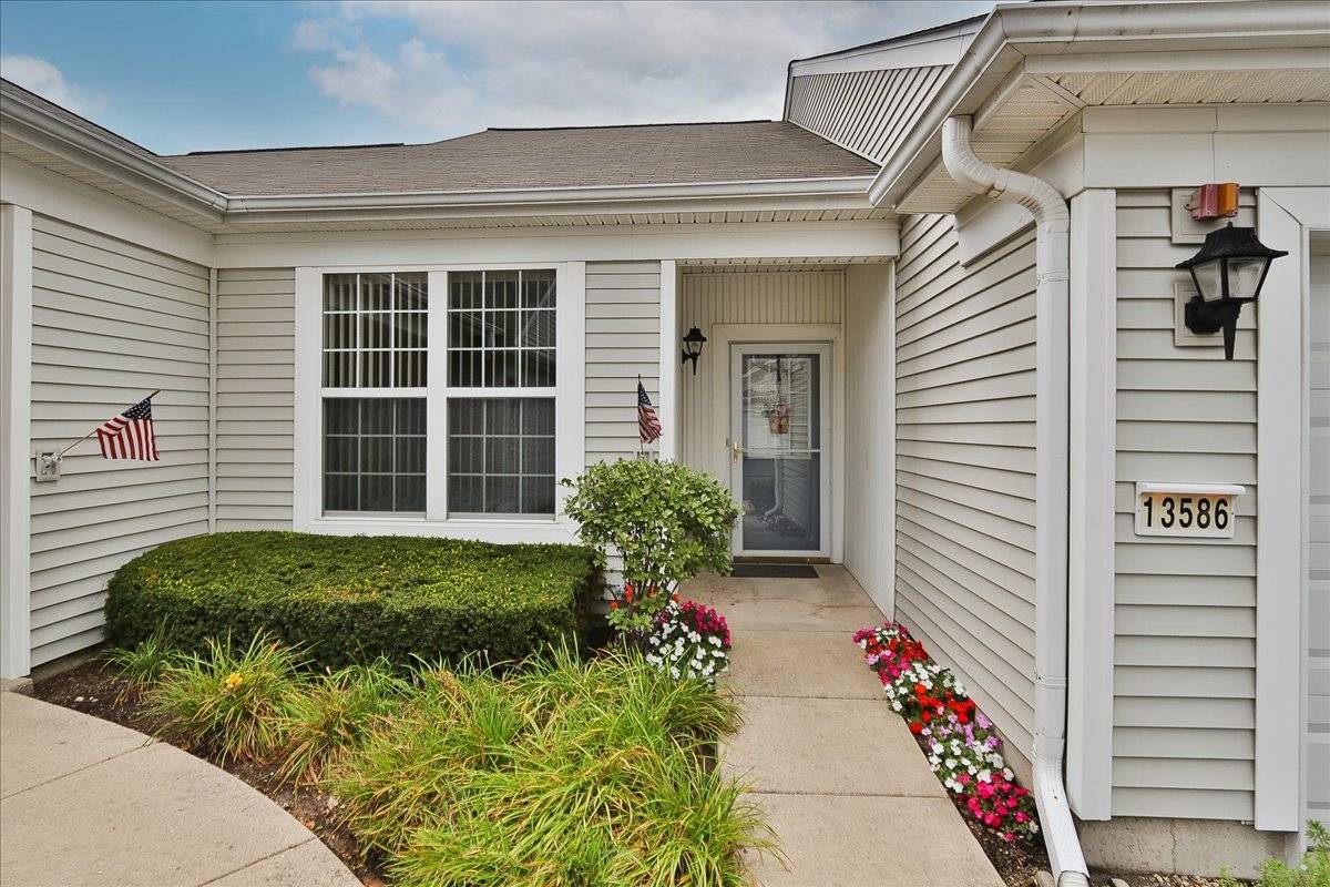 13586 Yellow Pine DR, Huntley, IL 60142
