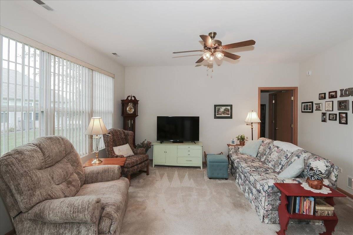 13586 Yellow Pine DR, Huntley, IL 60142