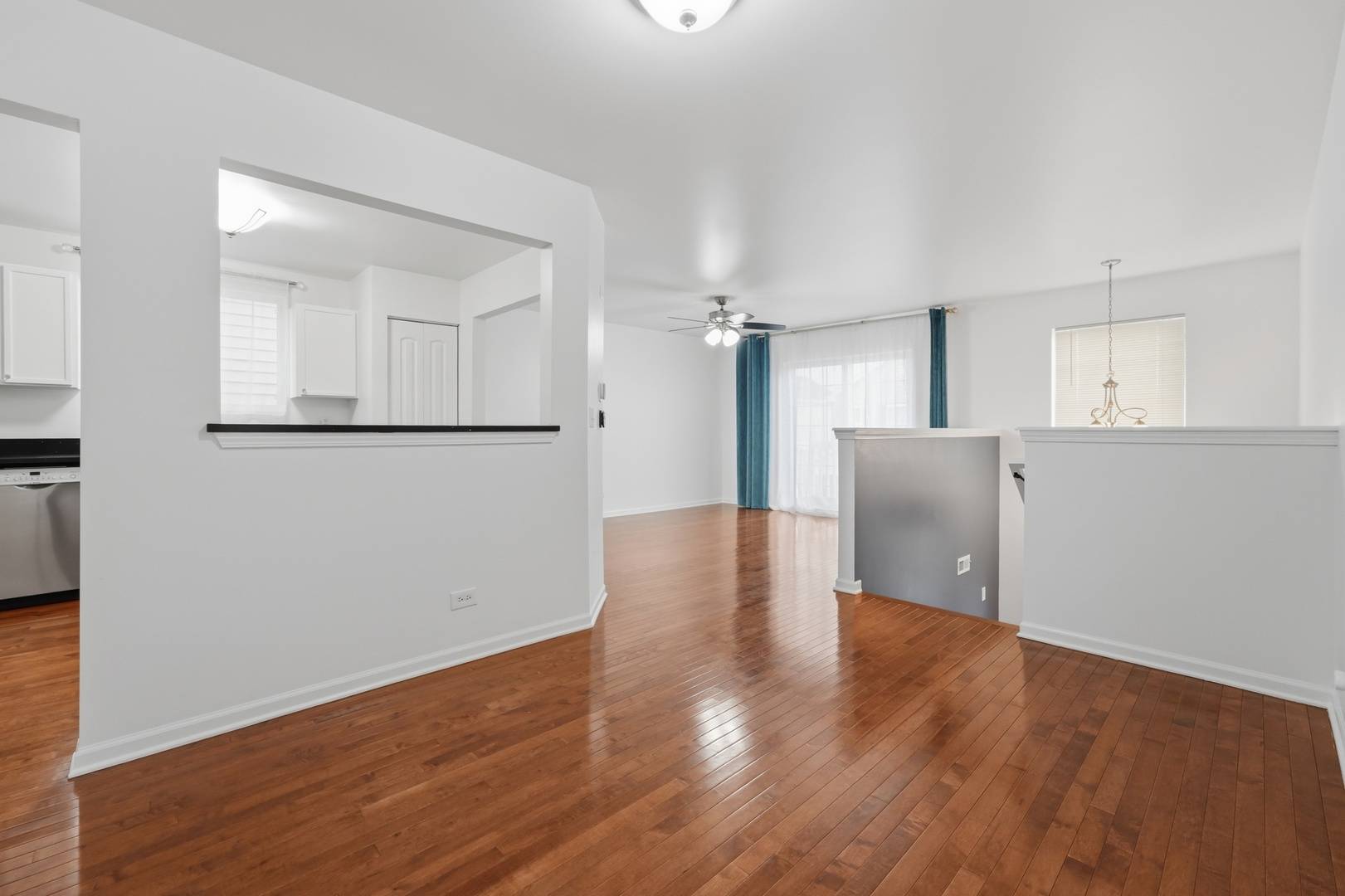 640 Four Seasons BLVD #640, Aurora, IL 60504