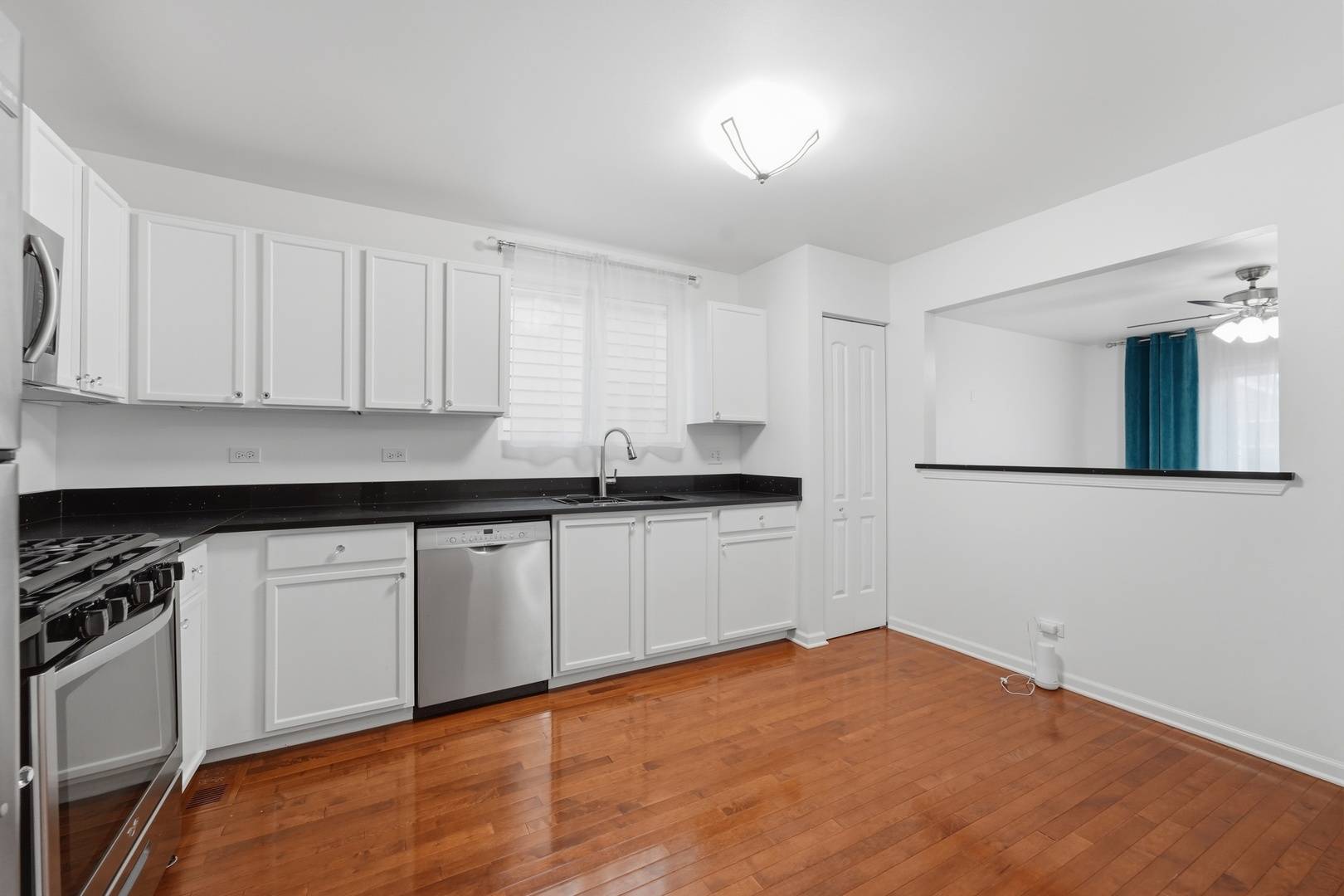 640 Four Seasons BLVD #640, Aurora, IL 60504