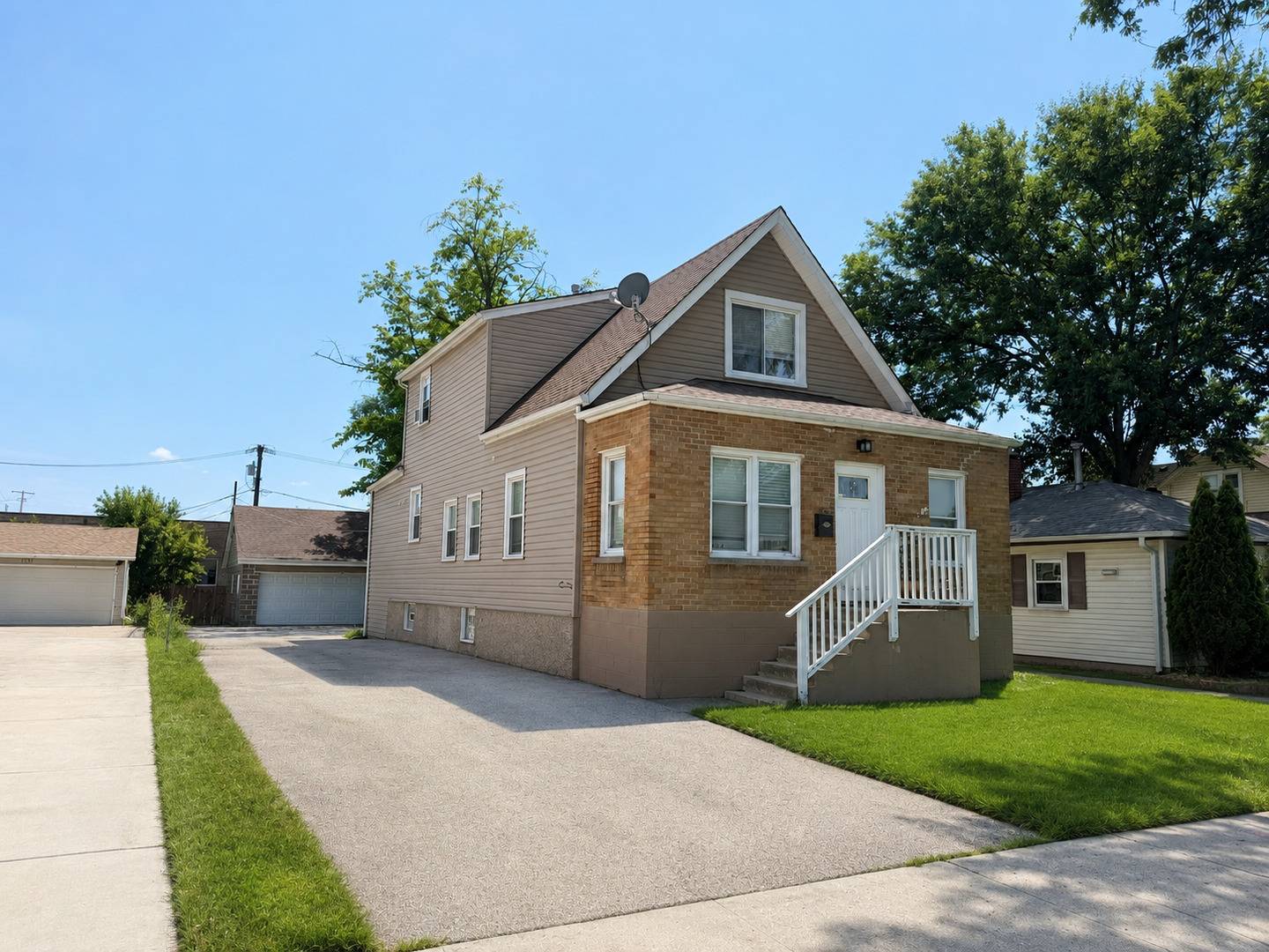 8019 46th ST, Lyons, IL 60534