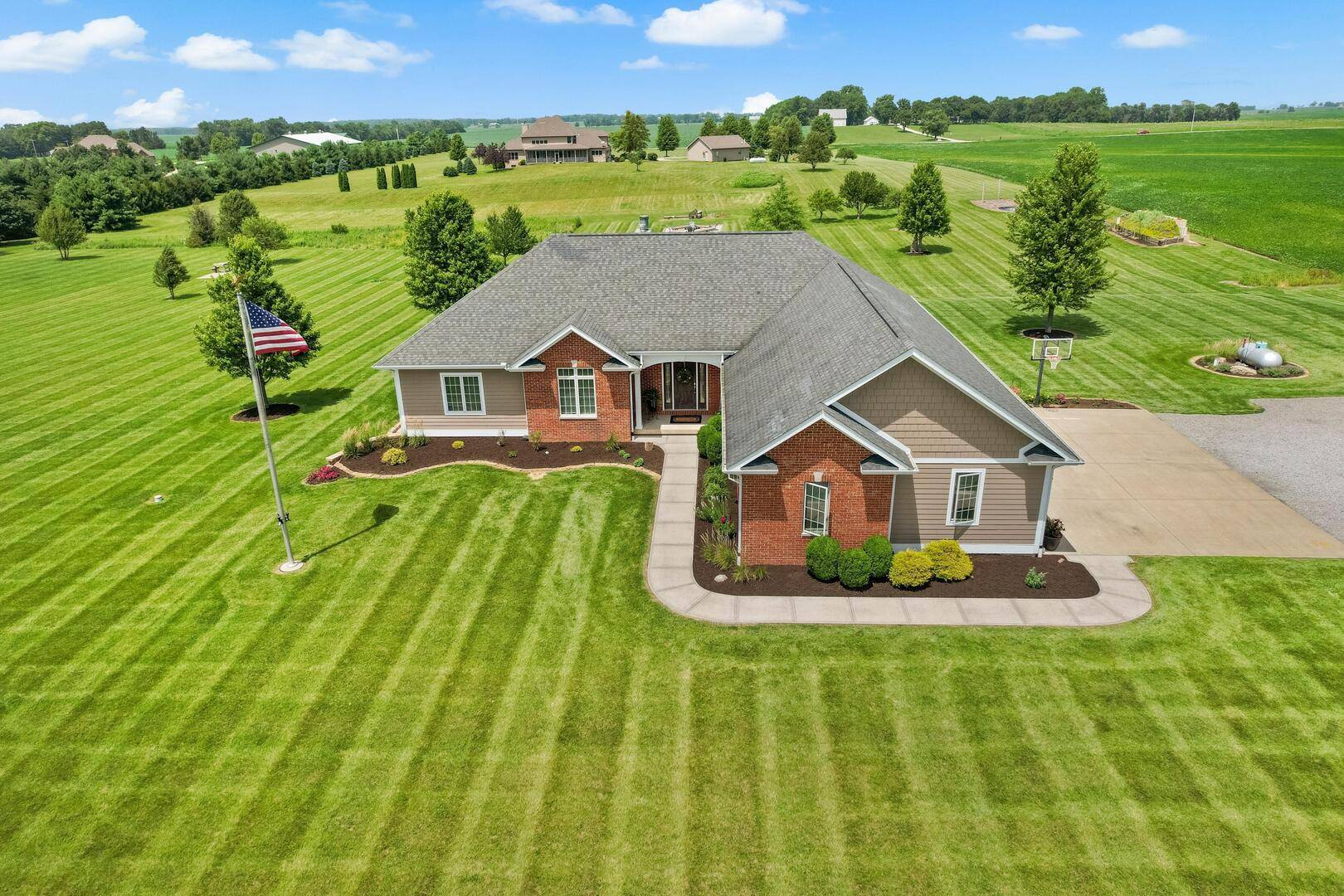 724 N County Road 2175 RD, Champaign, IL 61822