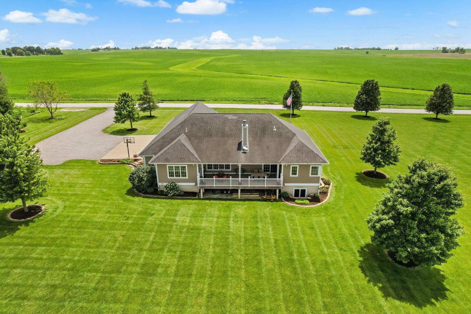 724 N County Road 2175 RD, Champaign, IL 61822