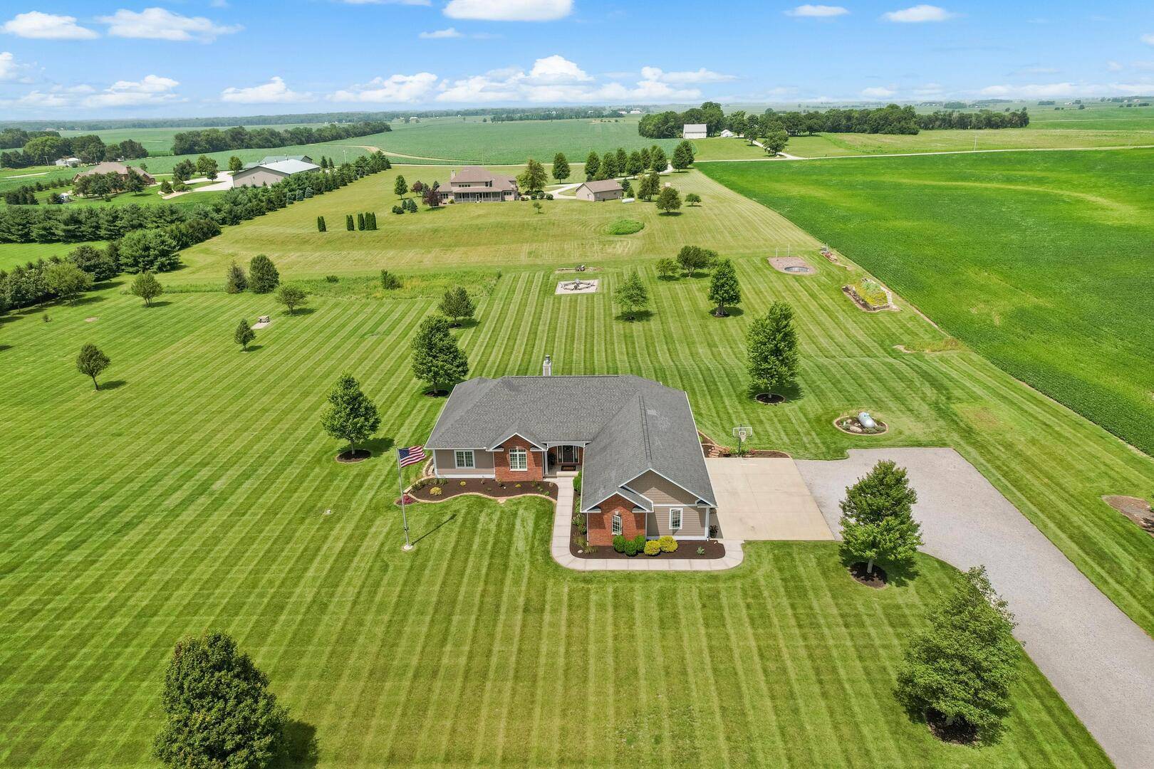 724 N County Road 2175 RD, Champaign, IL 61822