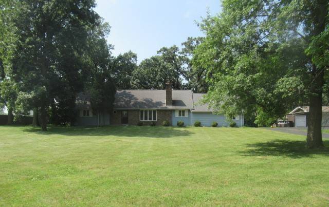 81 Lillian LN, Yorkville, IL 60560