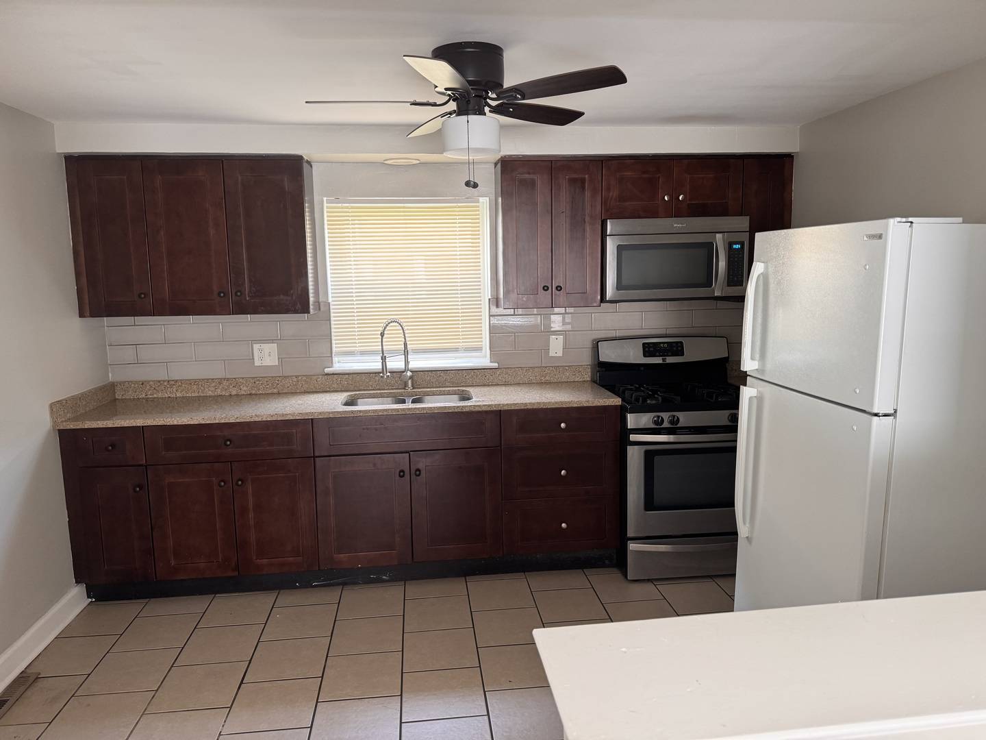 18446 Torrence AVE #1E, Lansing, IL 60438