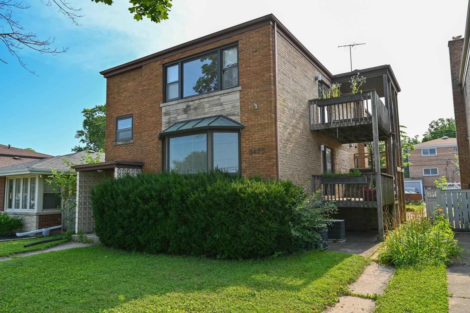 8425 Christiana AVE, Skokie, IL 60076