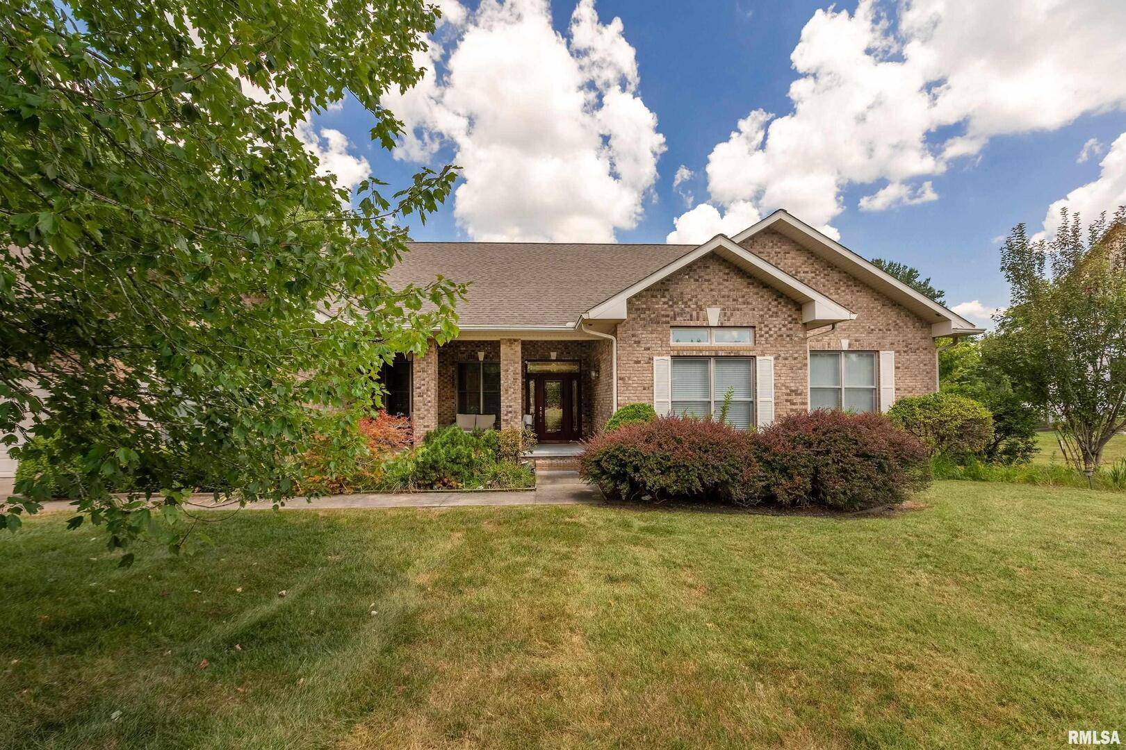 1410 Bradford LN, Carbondale, IL 62901