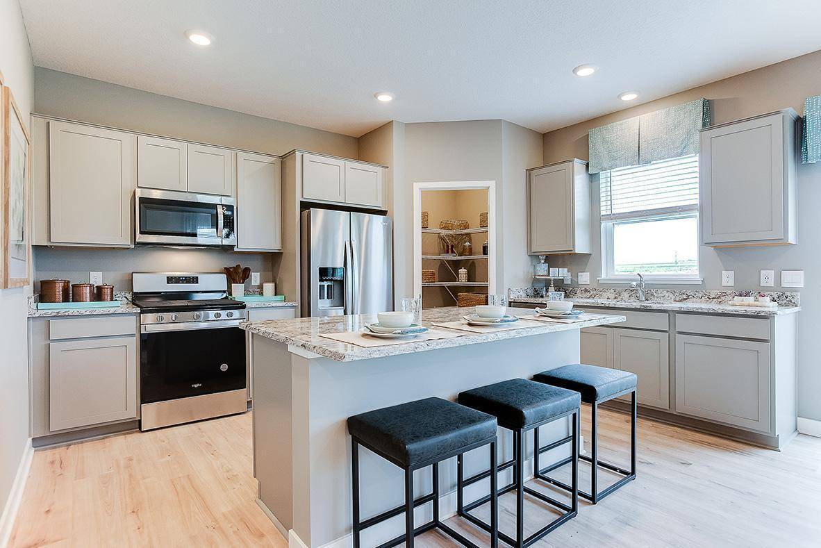 526 Goldenrod TRL, Waconia, MN 55387