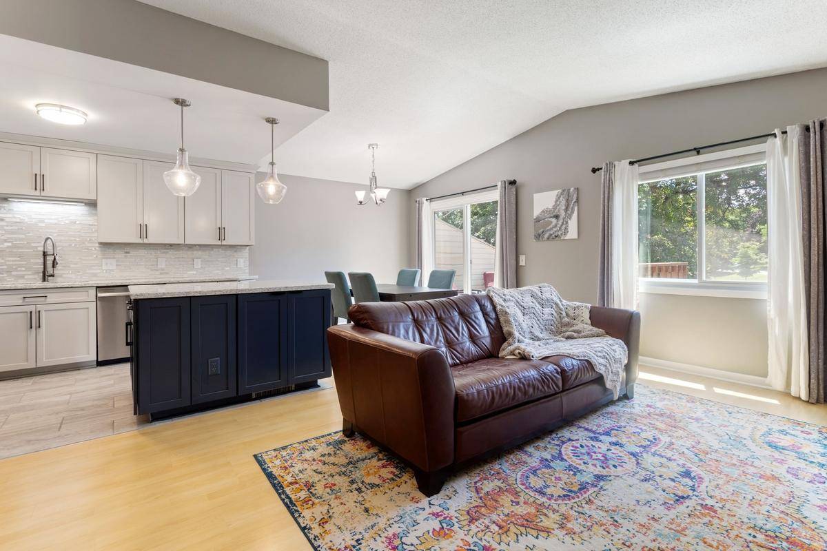 1053 Bridge ST, Shoreview, MN 55126