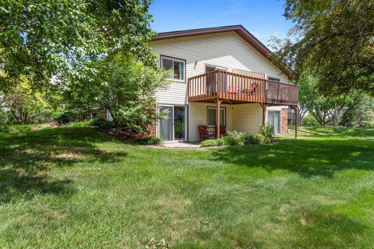 1053 Bridge ST, Shoreview, MN 55126