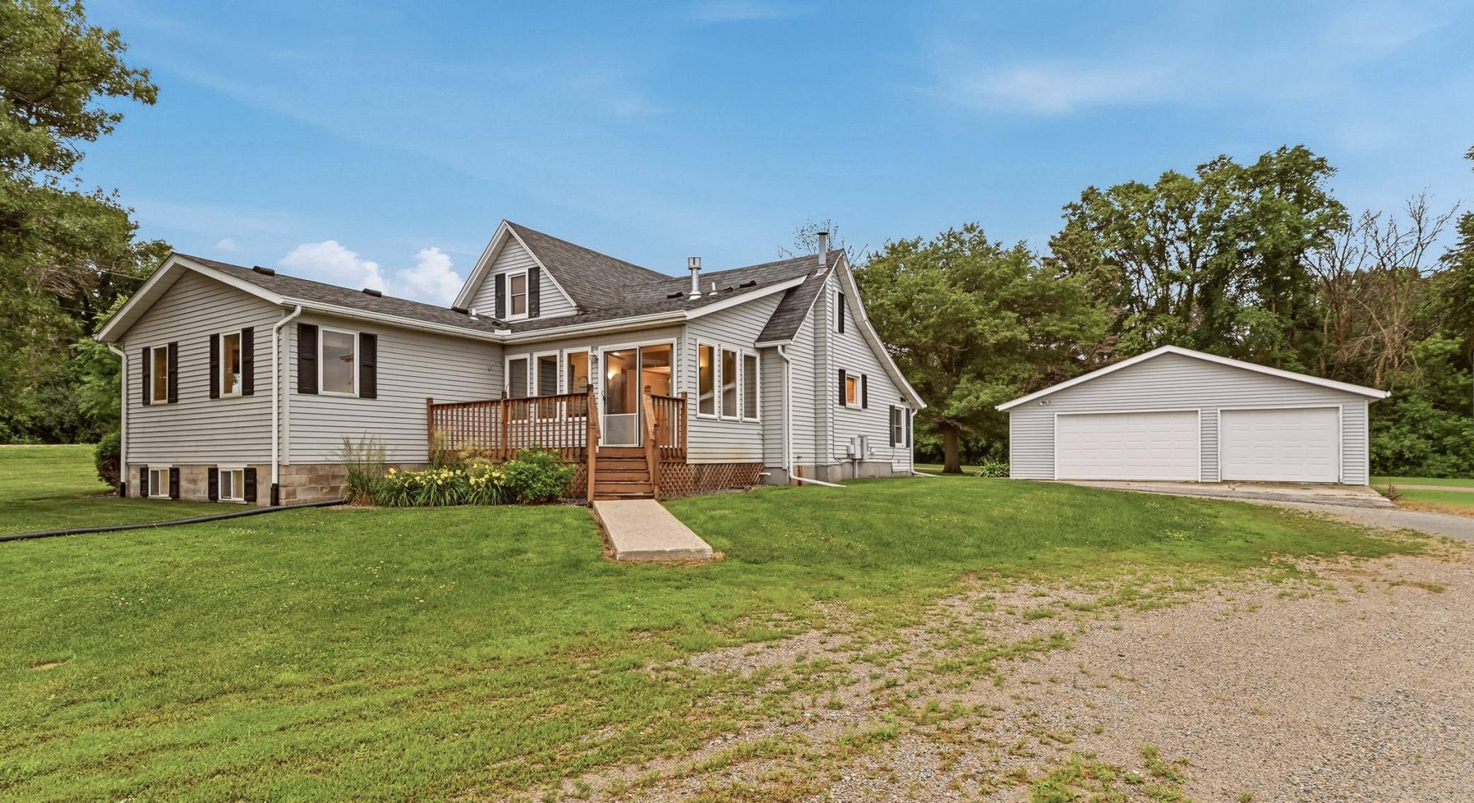 62561 120th AVE, Claremont, MN 55924