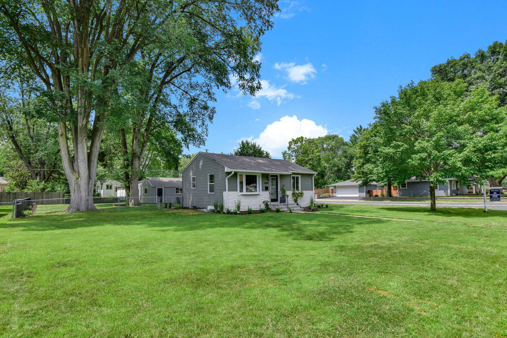 8200 Clinton AVE S, Bloomington, MN 55420