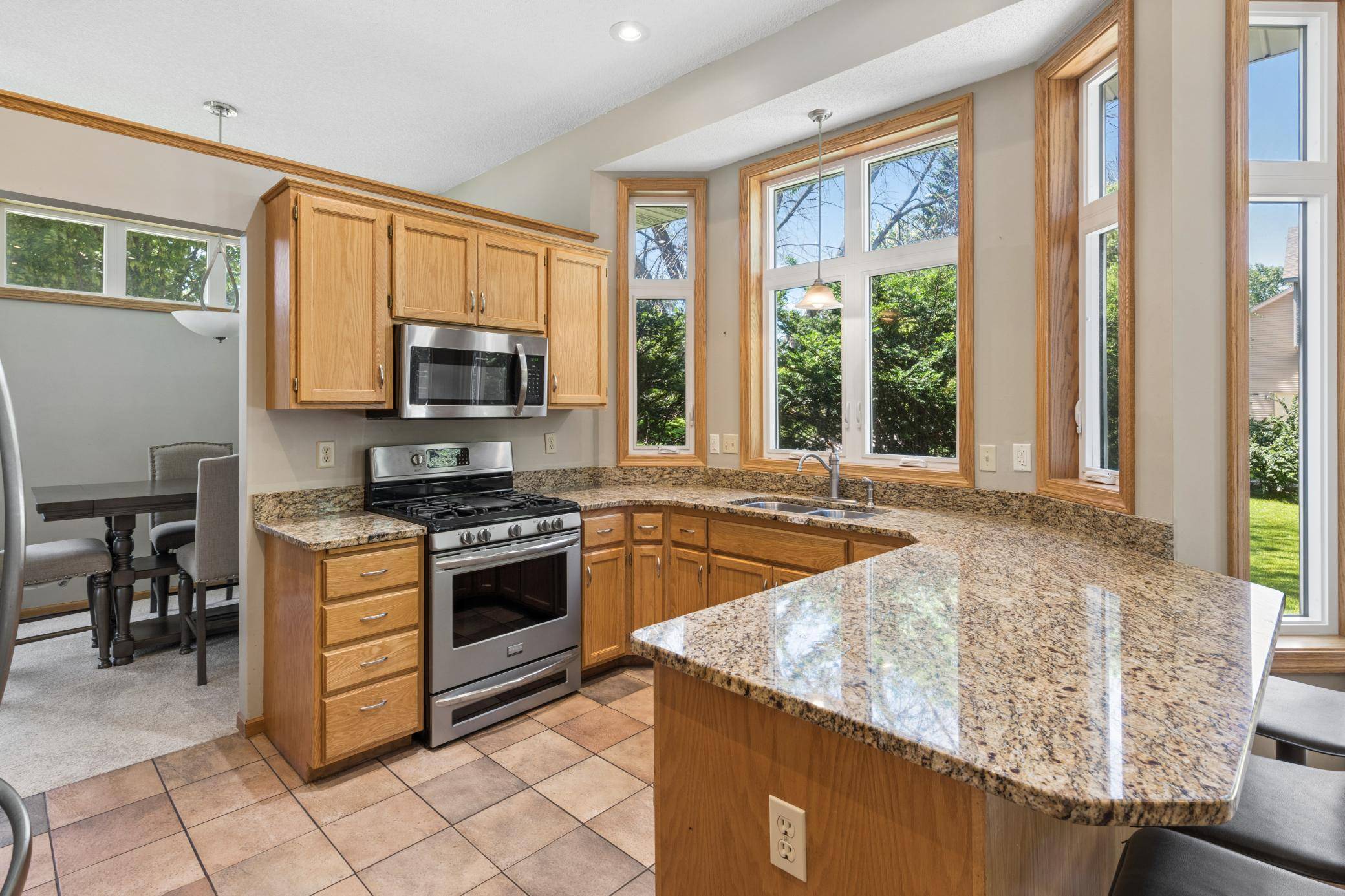 8901 Dunbar Knoll N, Brooklyn Park, MN 55443