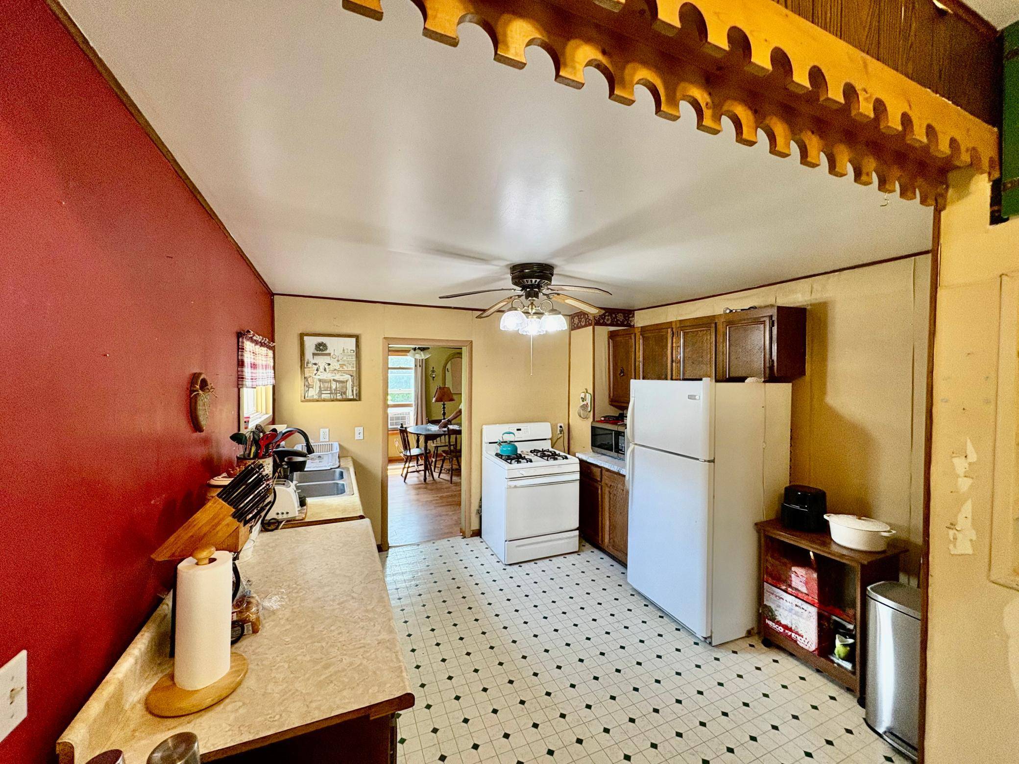 122 2nd AVE SE, Baudette, MN 56623