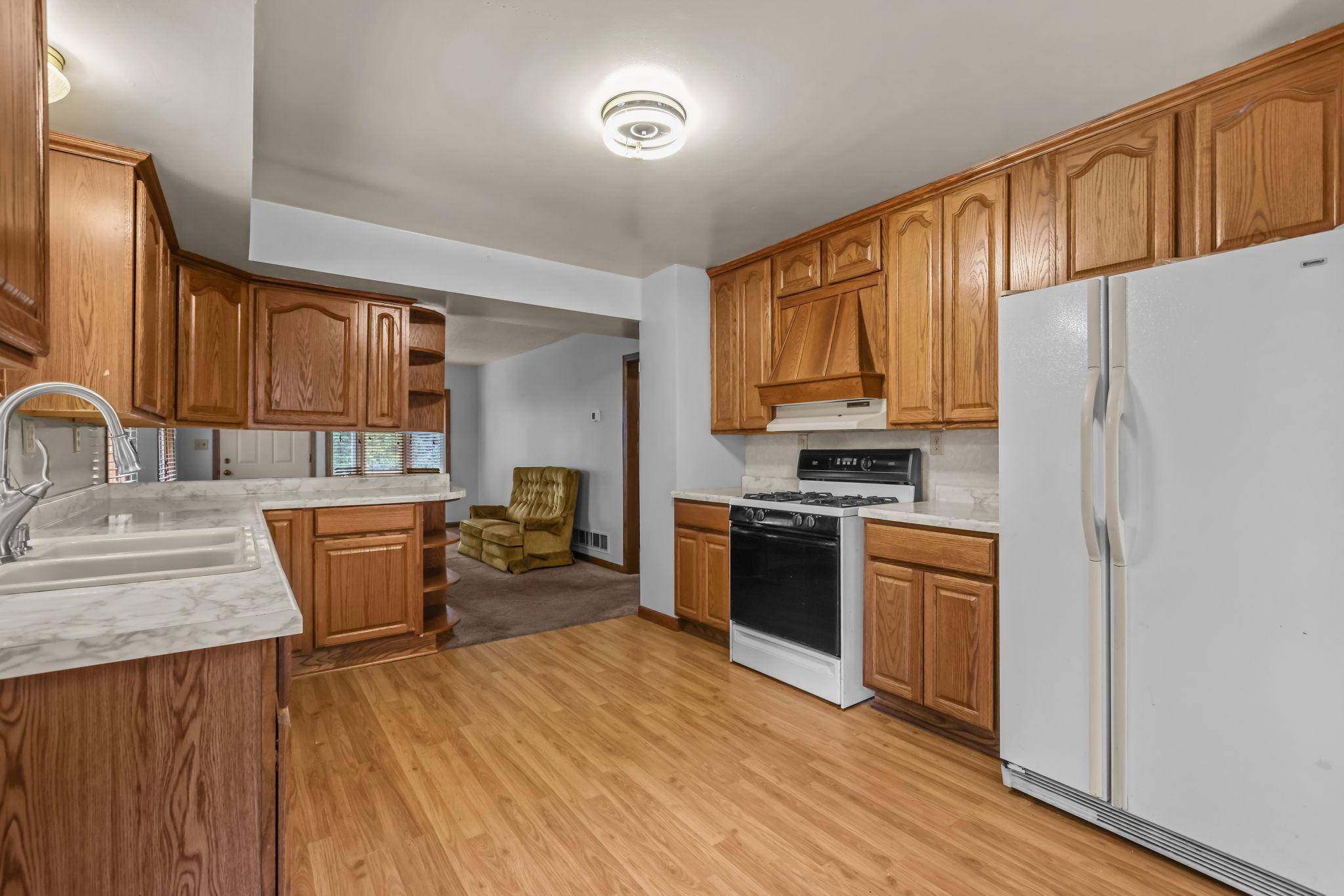 4653 Jackson ST NE, Hilltop, MN 55421