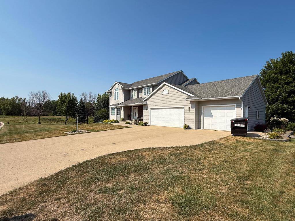 765 Sterling AVE, Worthington, MN 56187