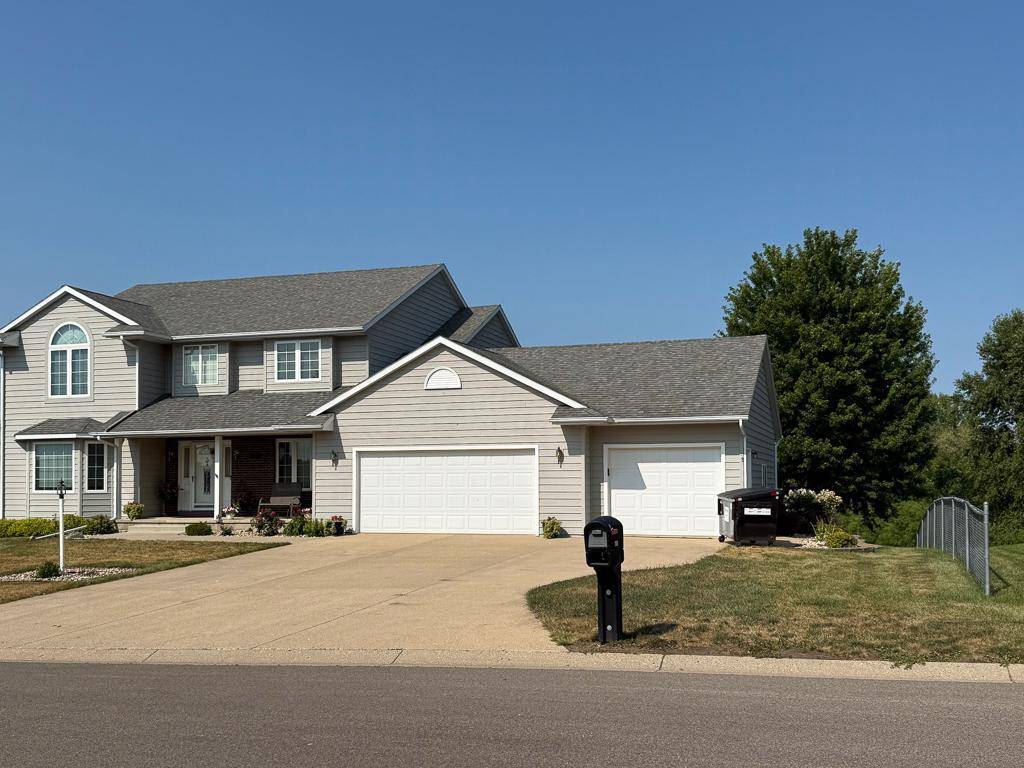 765 Sterling AVE, Worthington, MN 56187