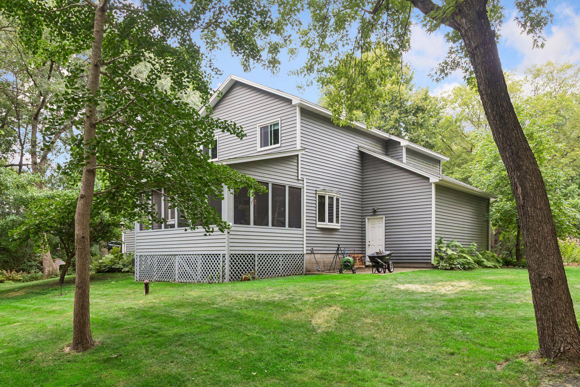 6152 Laurene AVE, Lino Lakes, MN 55014