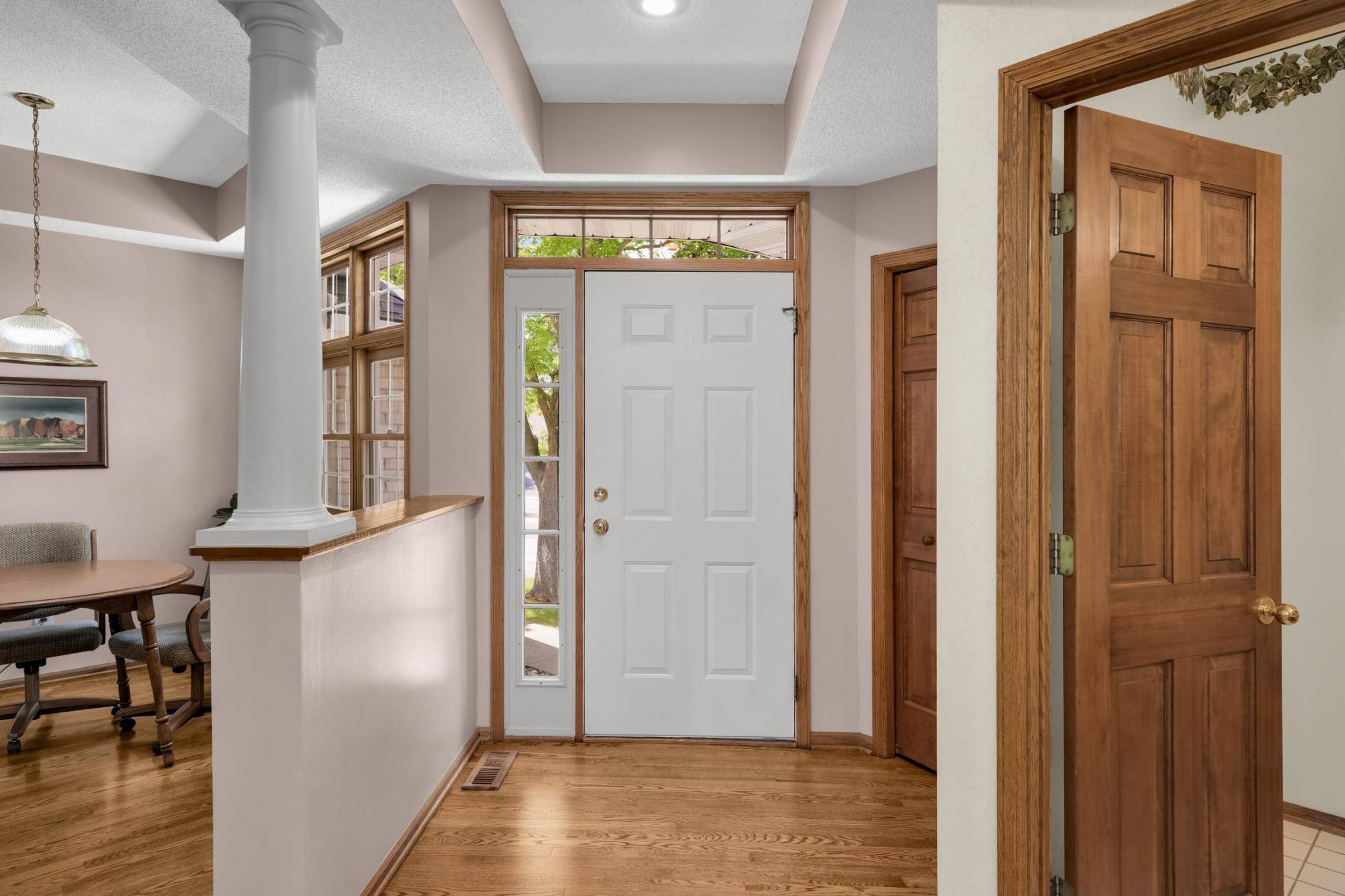 16270 Crystal Hills DR, Lakeville, MN 55044