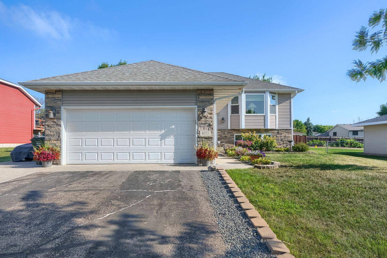 4055 151st ST W, Rosemount, MN 55068