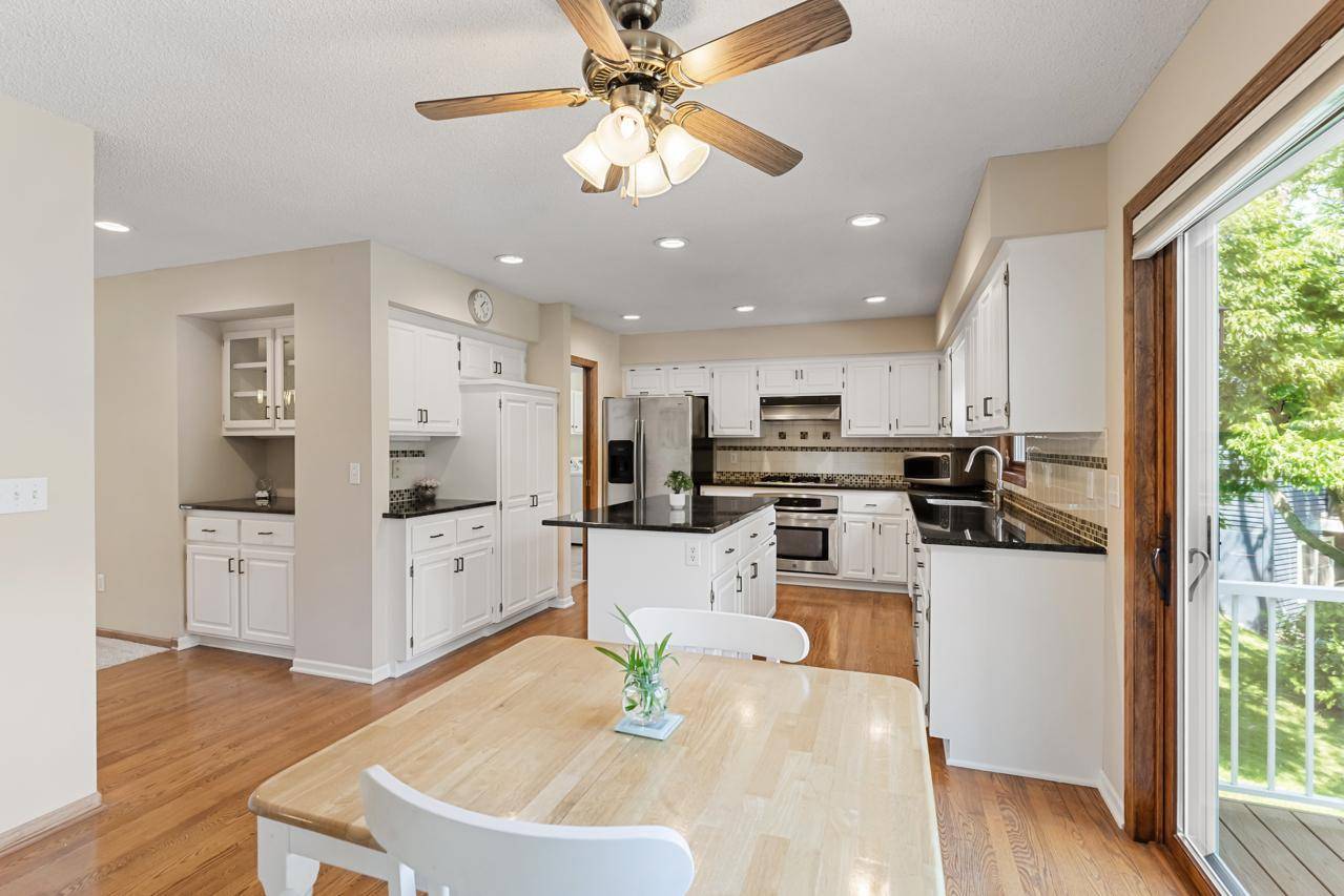 8079 Spruce TRL, Eden Prairie, MN 55347