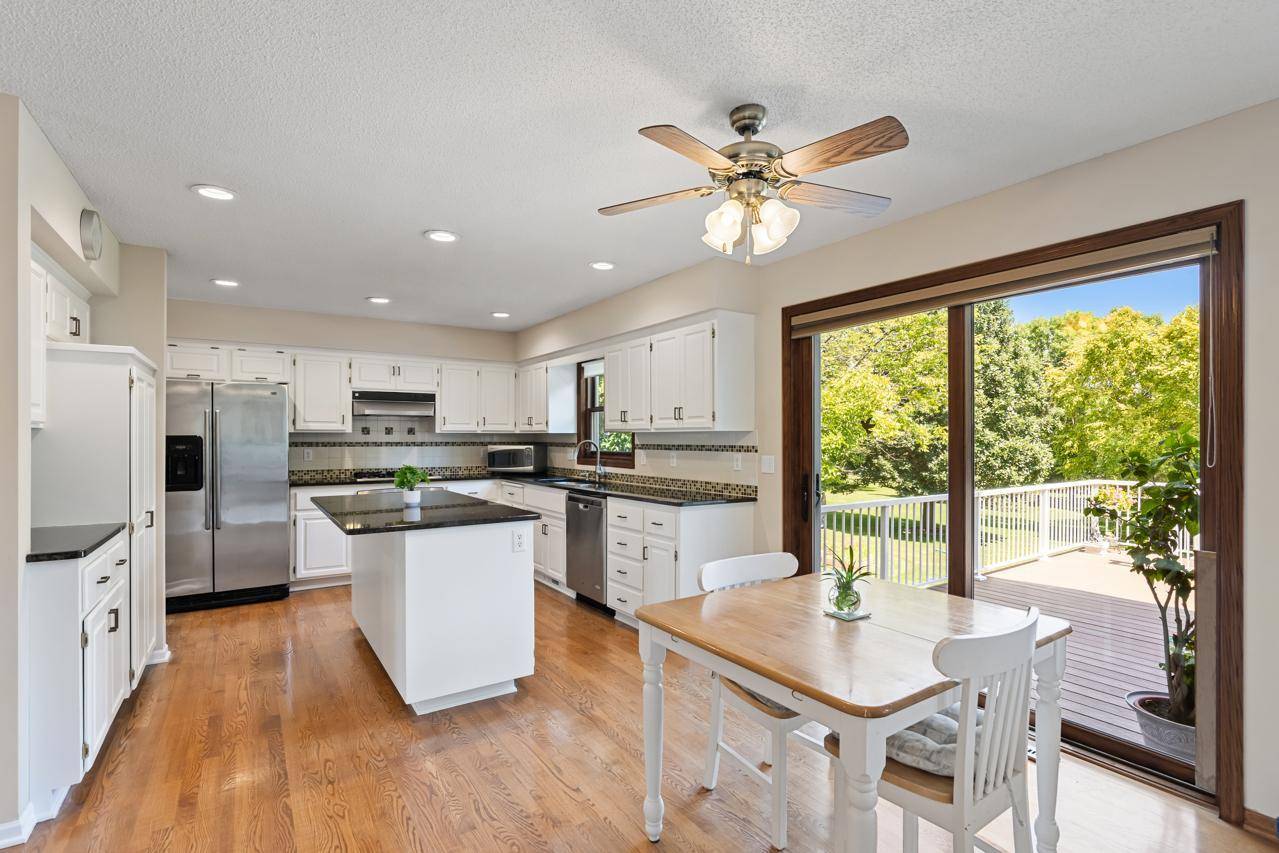 8079 Spruce TRL, Eden Prairie, MN 55347