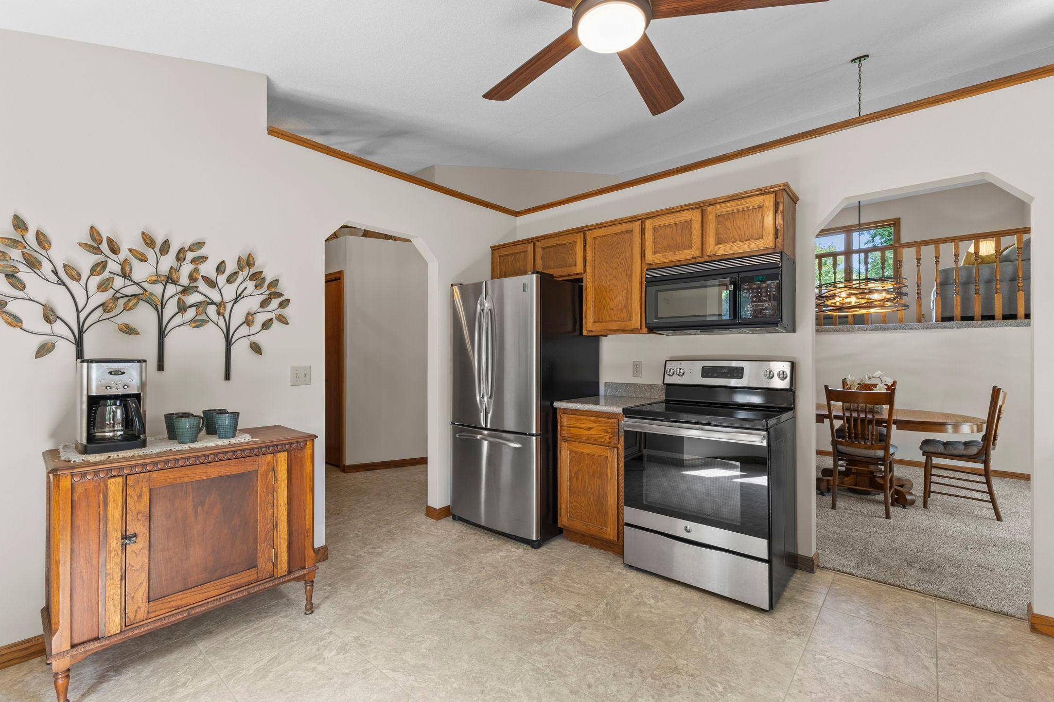 987 Kettle Creek RD, Eagan, MN 55123
