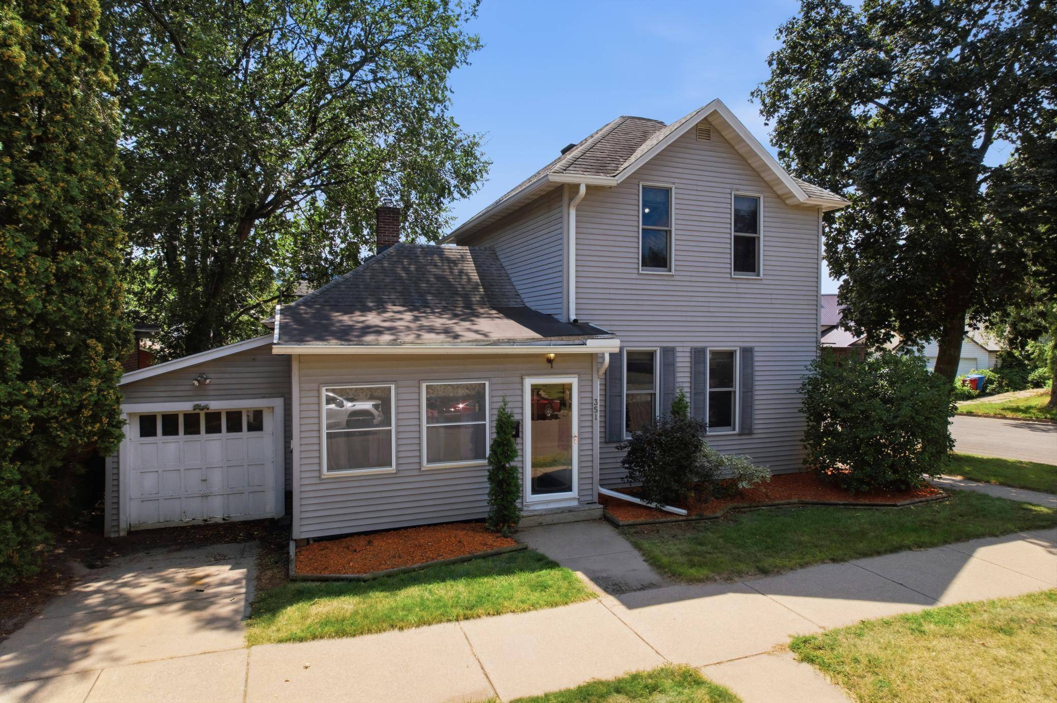 351 E Sanborn ST, Winona, MN 55987