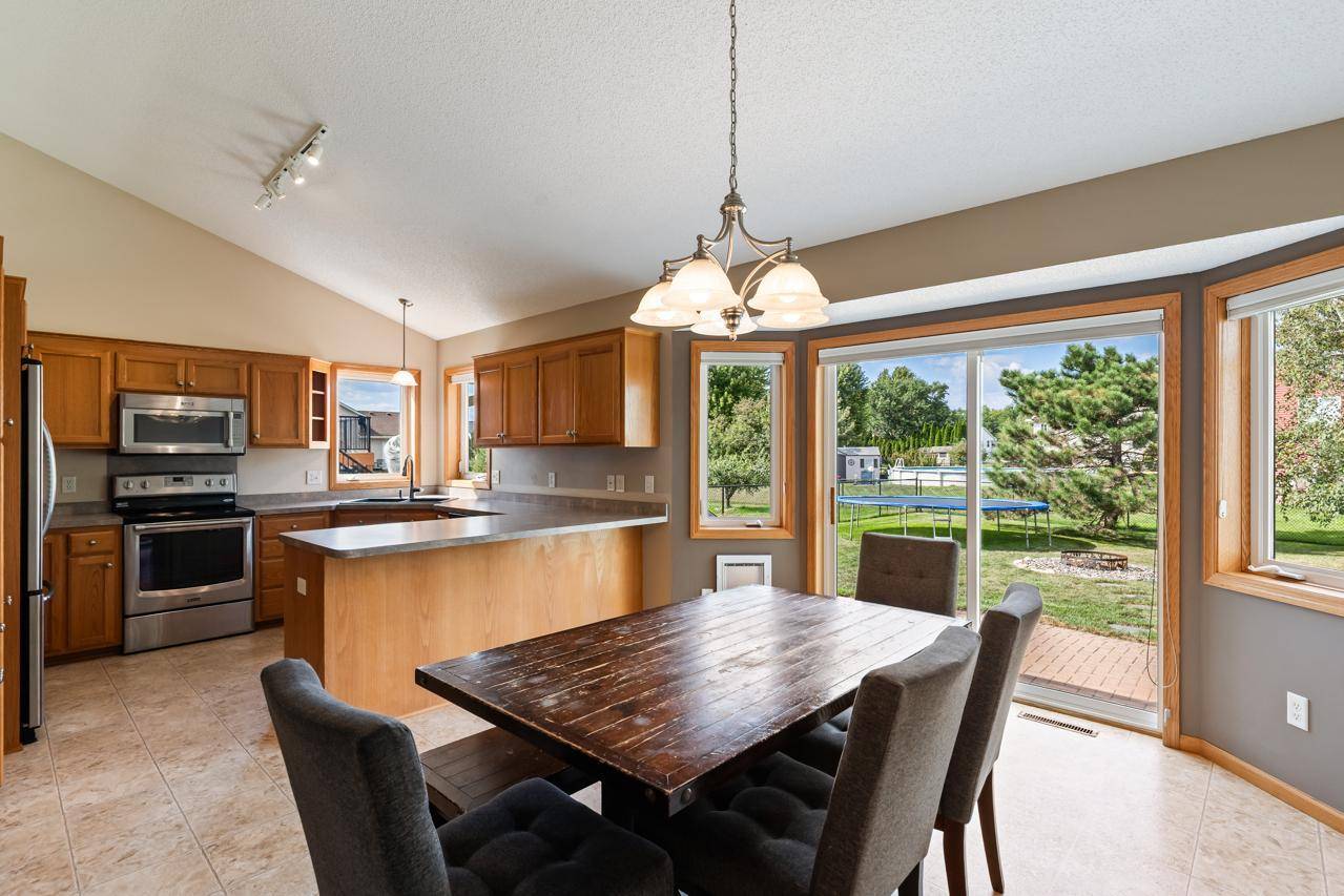 18854 Dupont WAY, Farmington, MN 55024