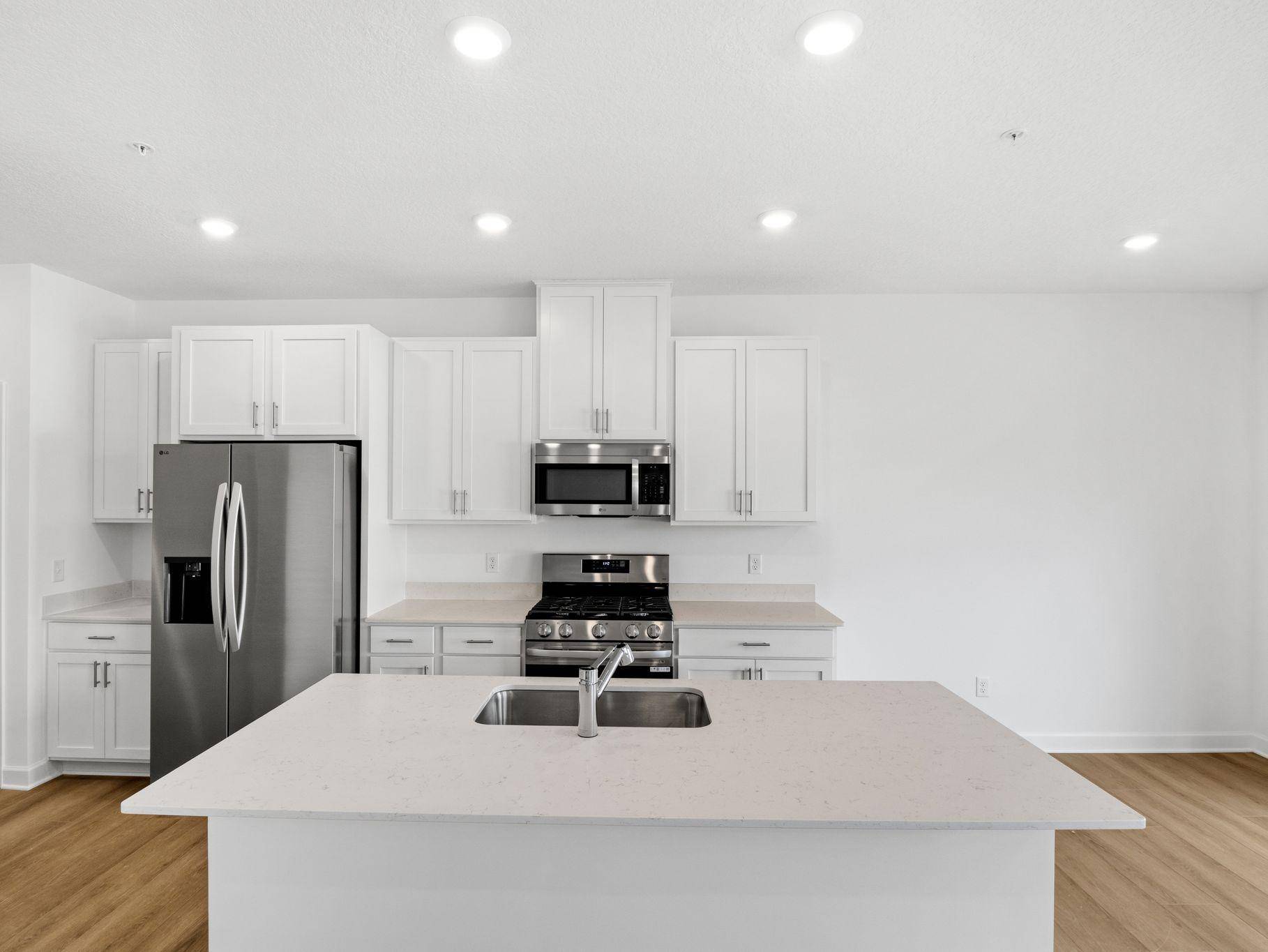 4226 Hayward AVE N, Oakdale, MN 55128