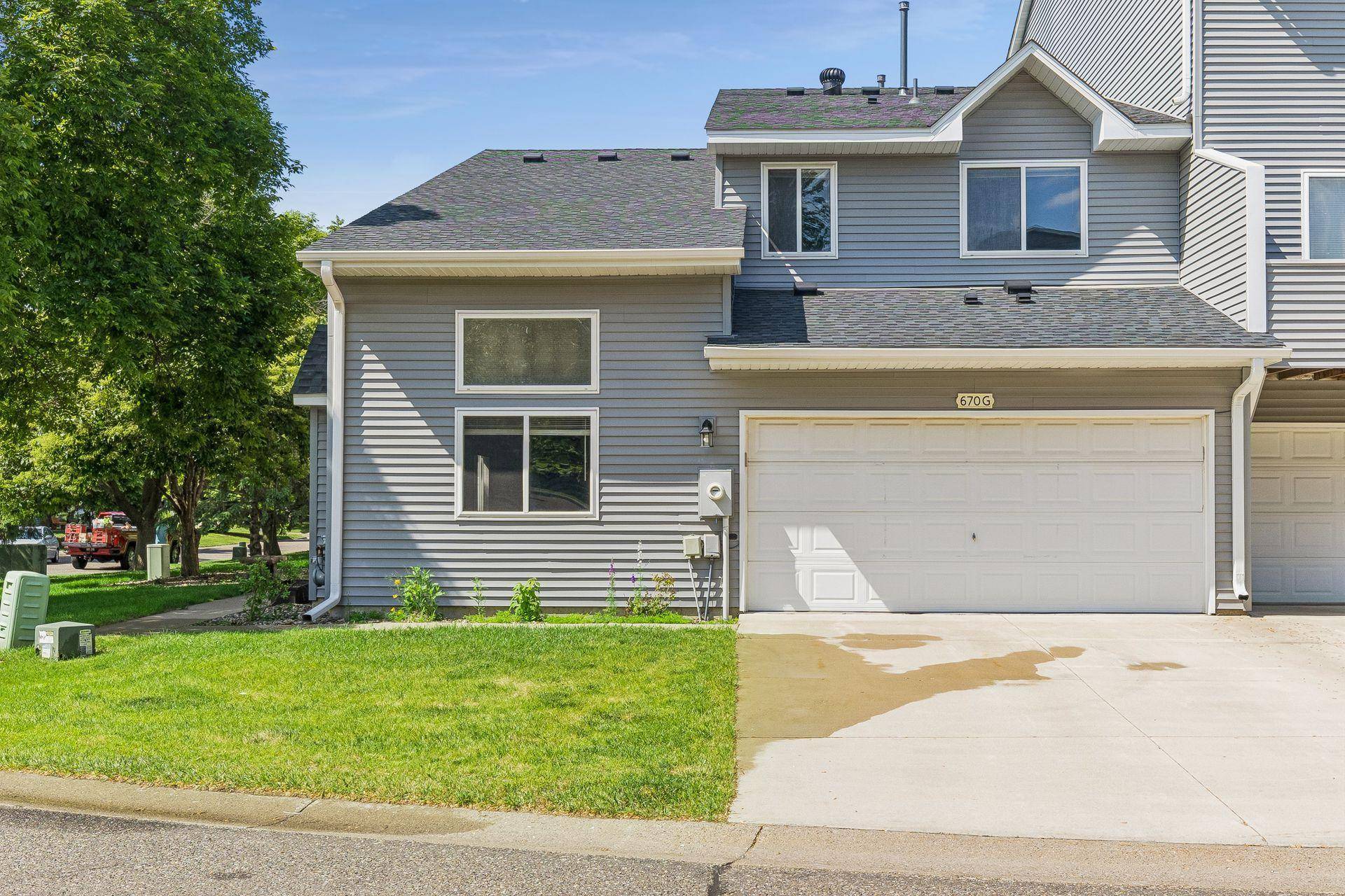 670 Kingfisher LN #G, Woodbury, MN 55125
