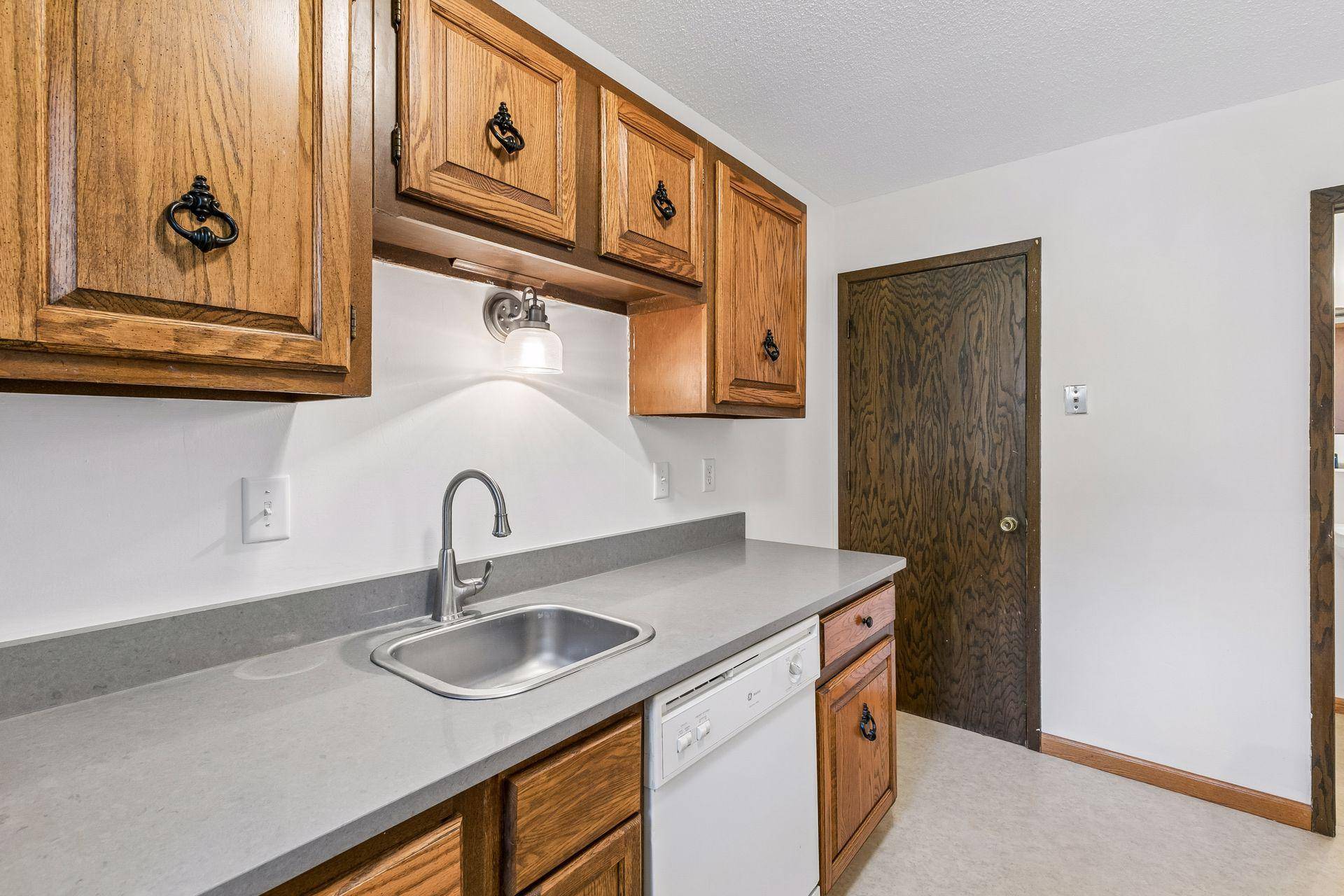 13748 Heather Hills DR, Burnsville, MN 55337