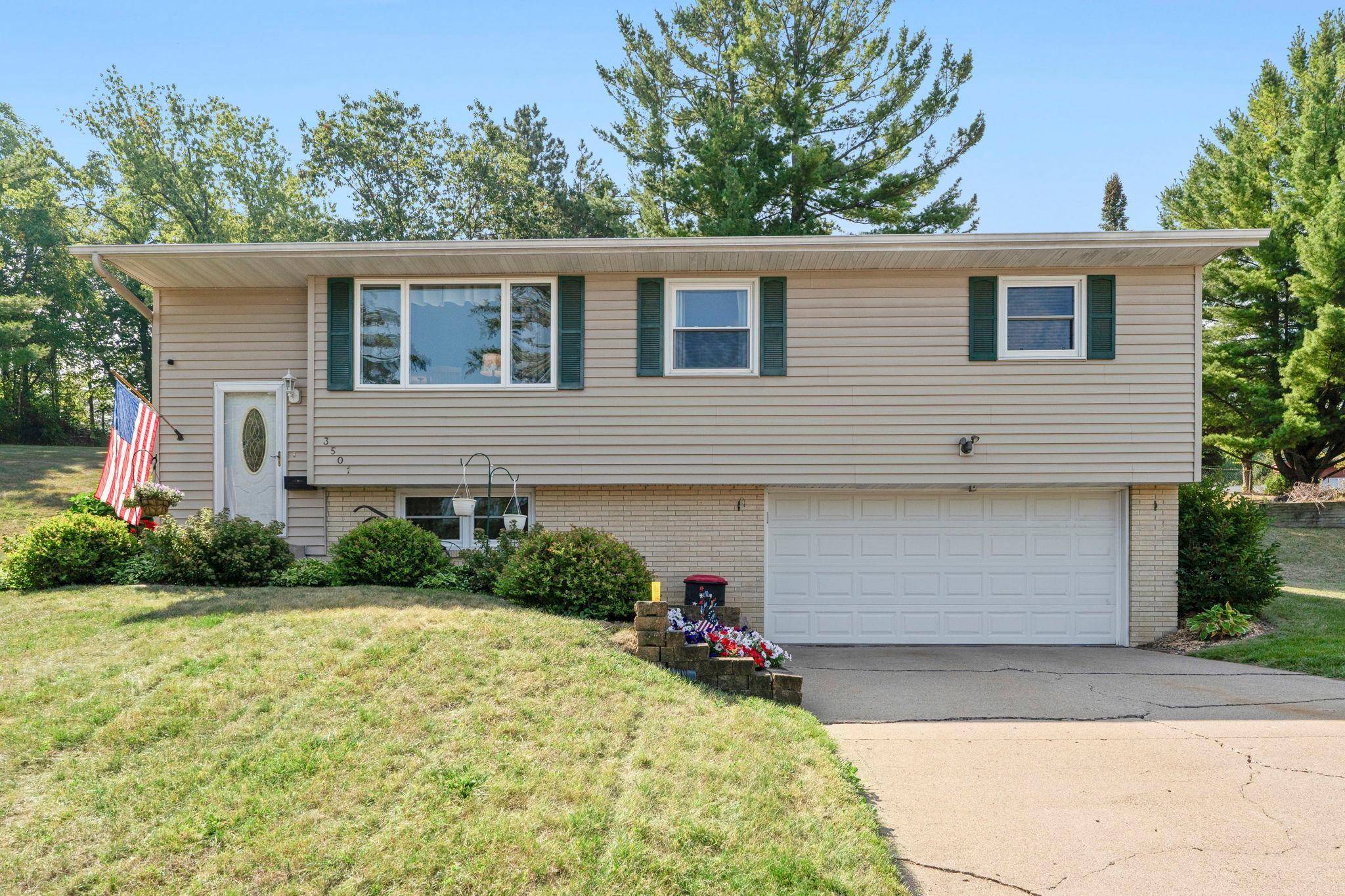 3501 Graves DR, Red Wing, MN 55066