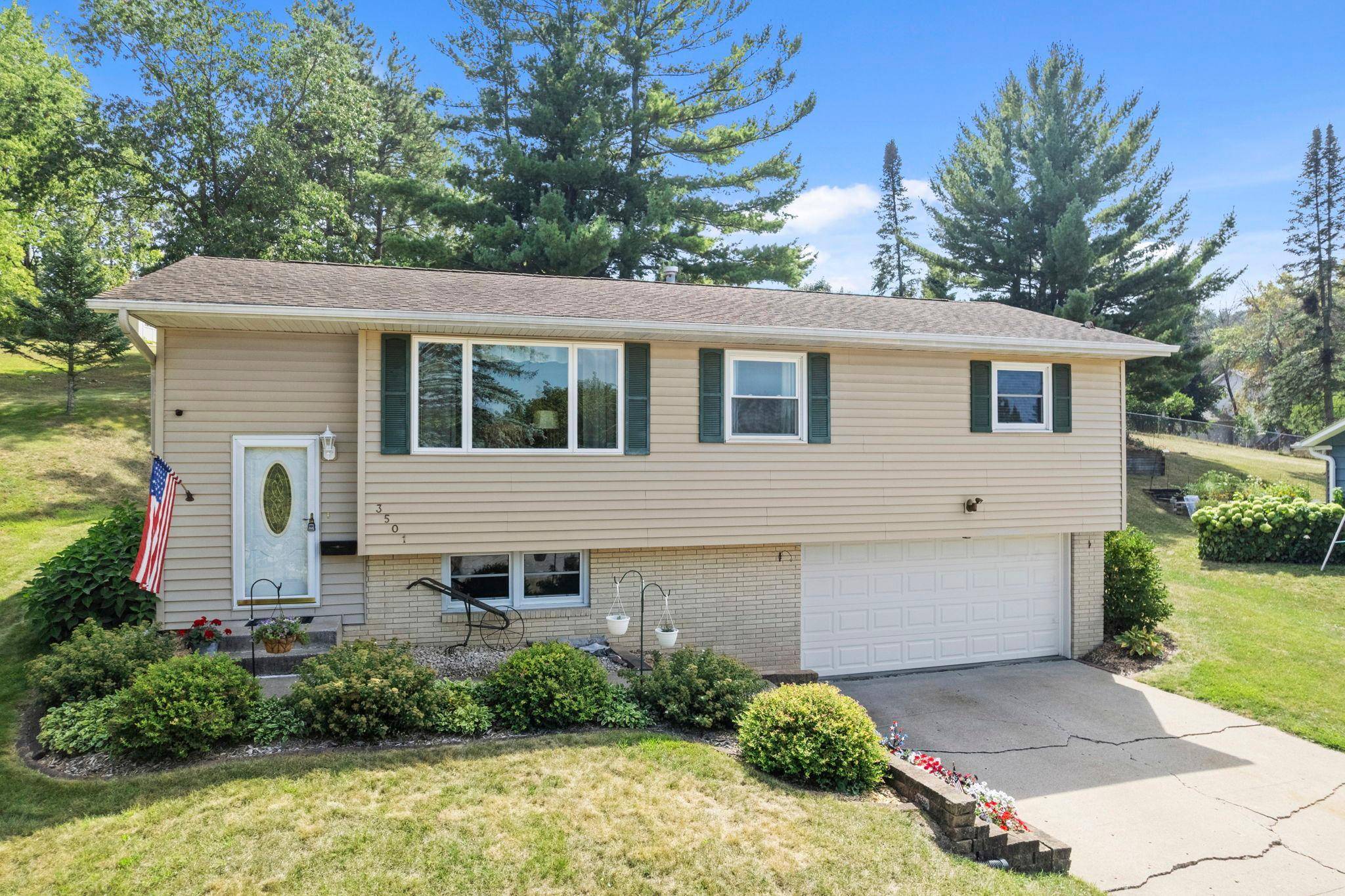 3501 Graves DR, Red Wing, MN 55066