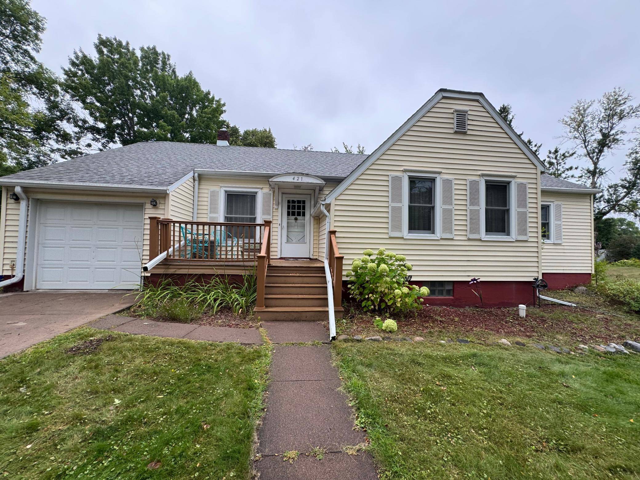 421 1st ST, Moose Lake, MN 55767