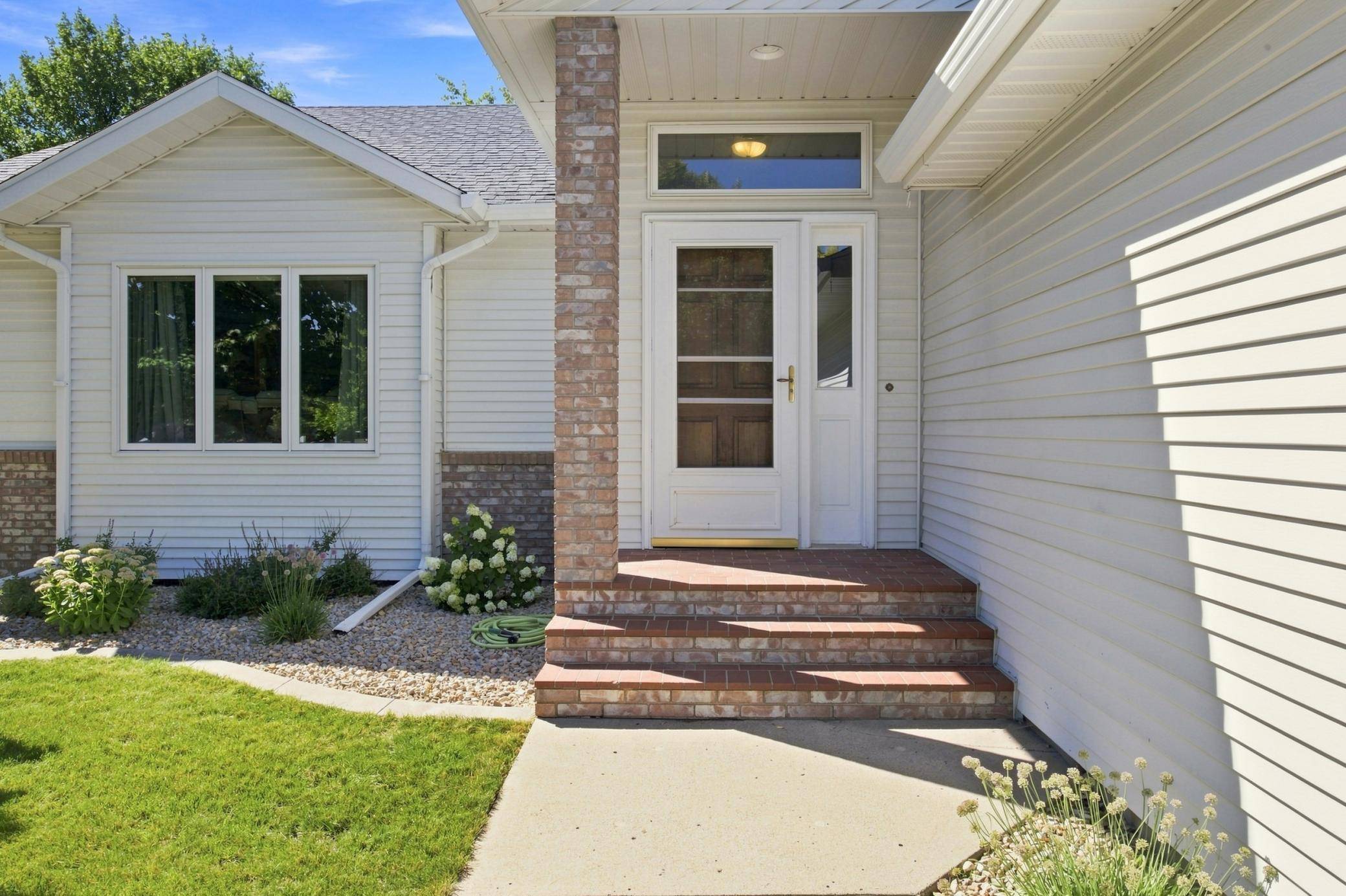 3132 37 1/2 AVE S, Fargo, ND 58104