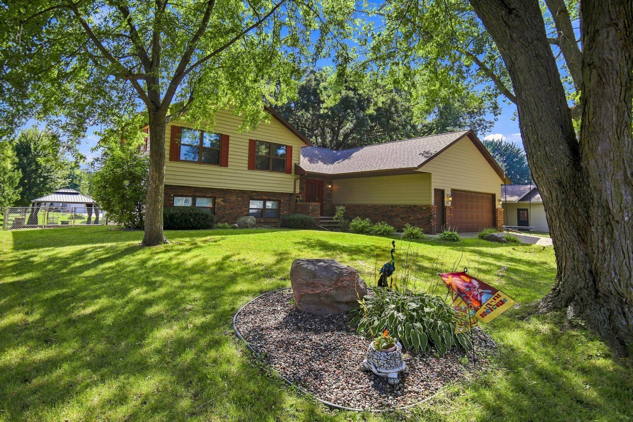 625 16th ST SW, Owatonna, MN 55060