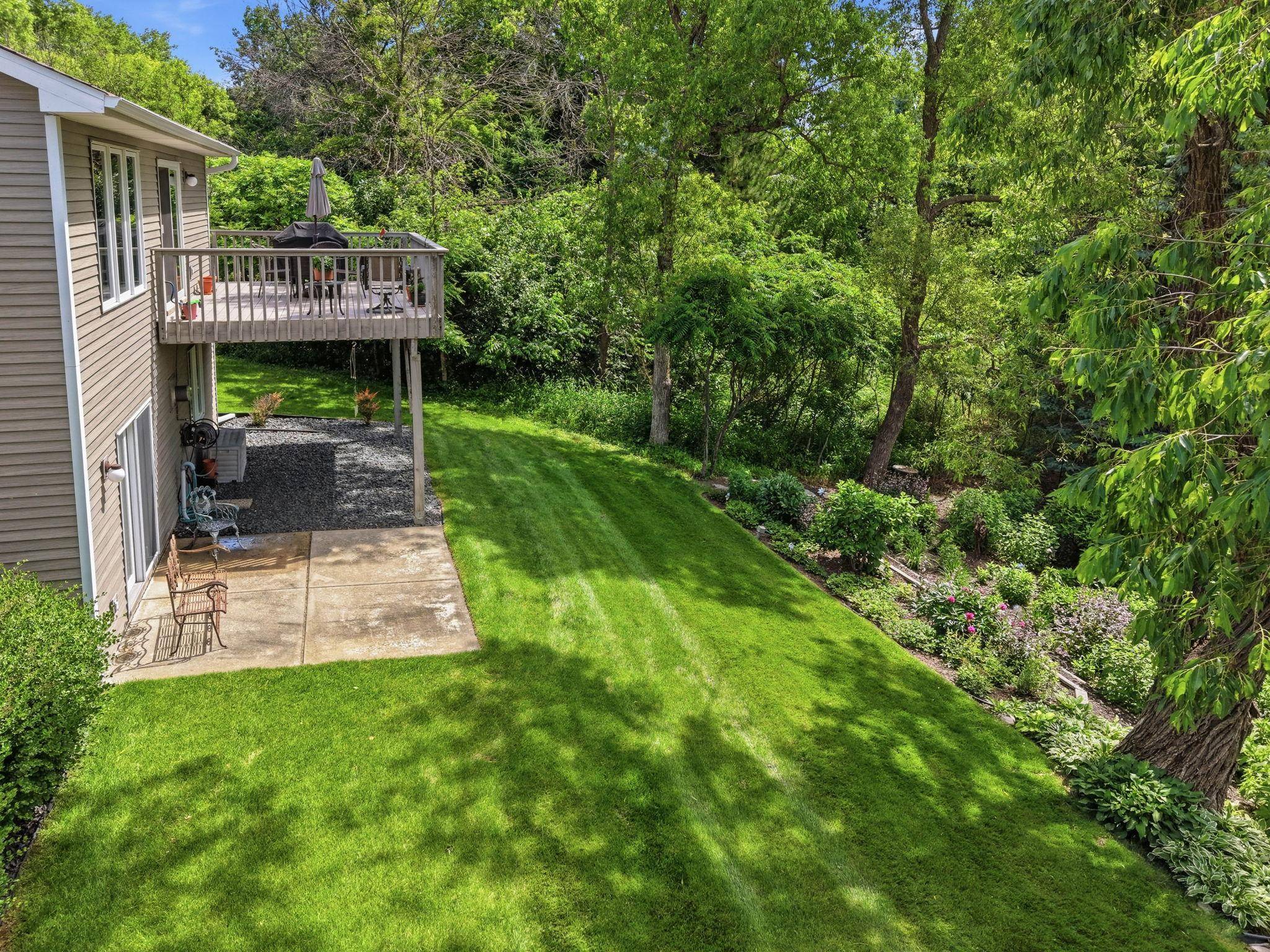 4166 Thornhill LN, Vadnais Heights, MN 55127