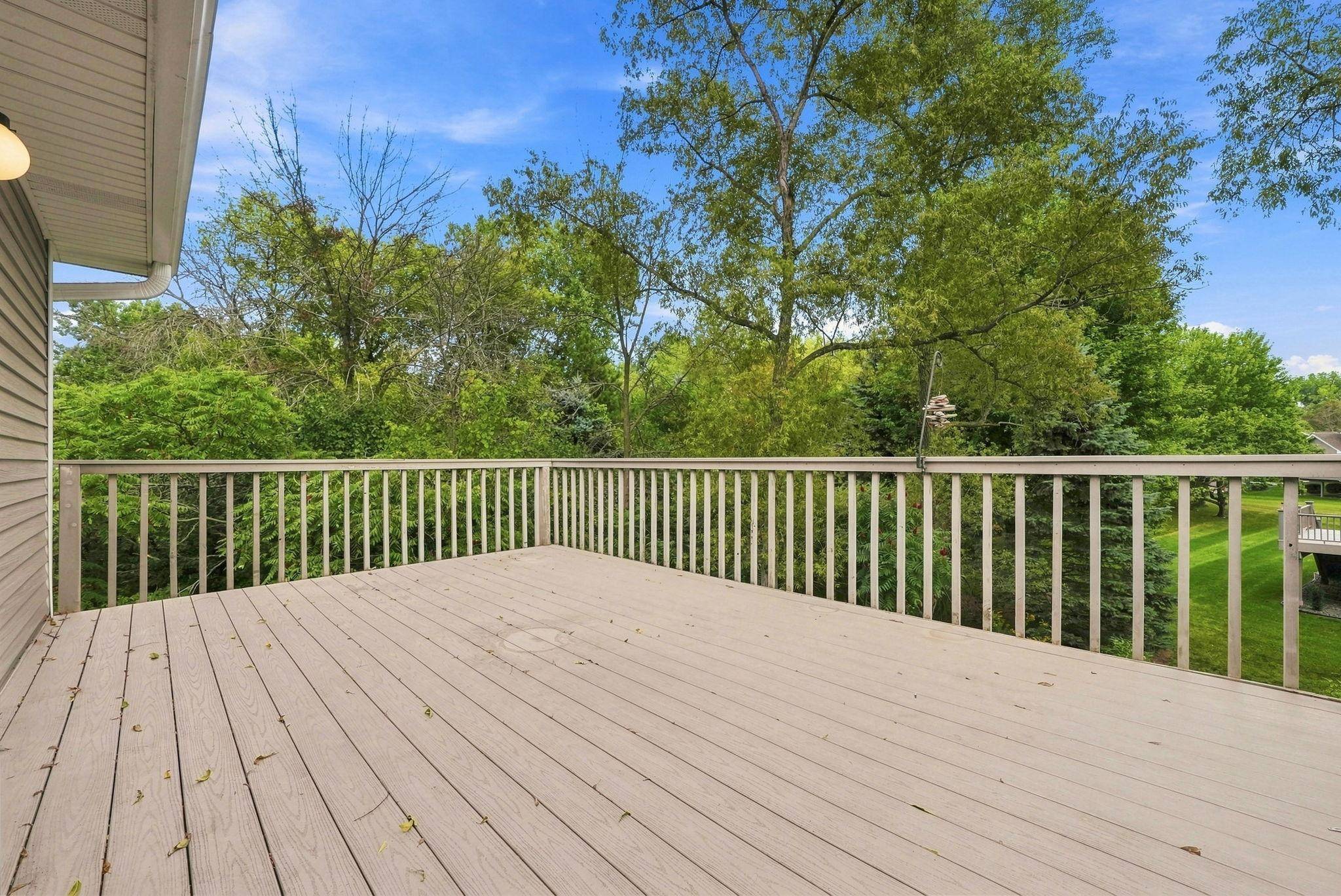 4166 Thornhill LN, Vadnais Heights, MN 55127