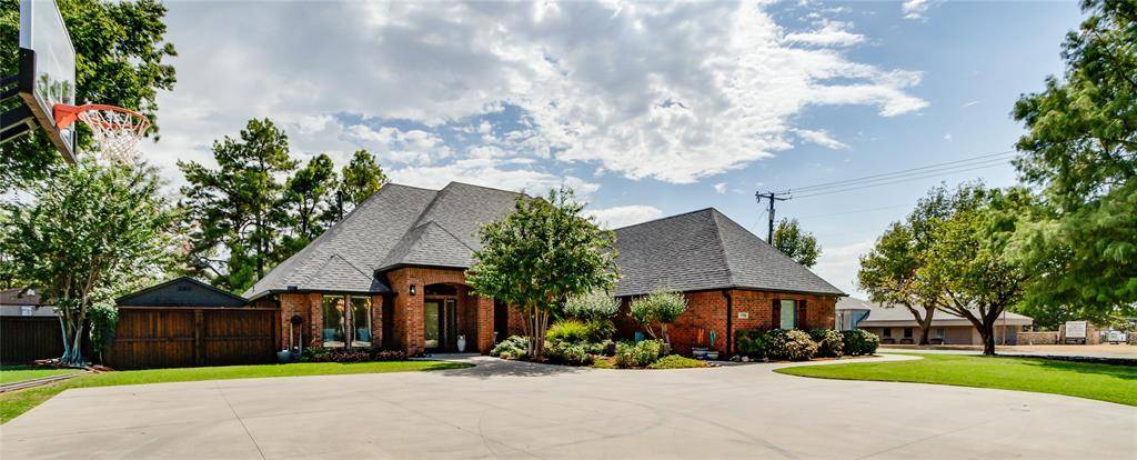 7710 NW 36th ST, Bethany, OK 73008