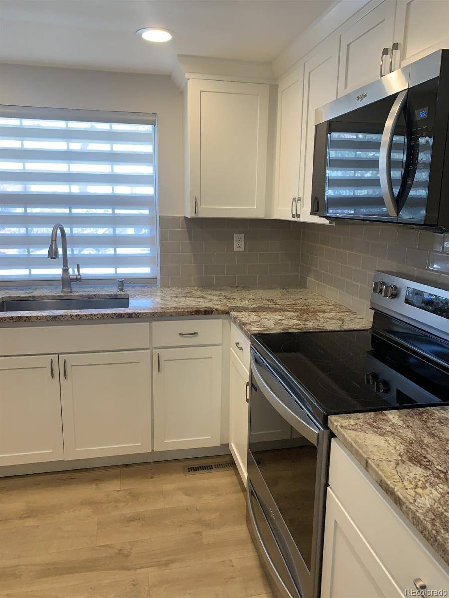 2876 W Long DR #C, Littleton, CO 80120