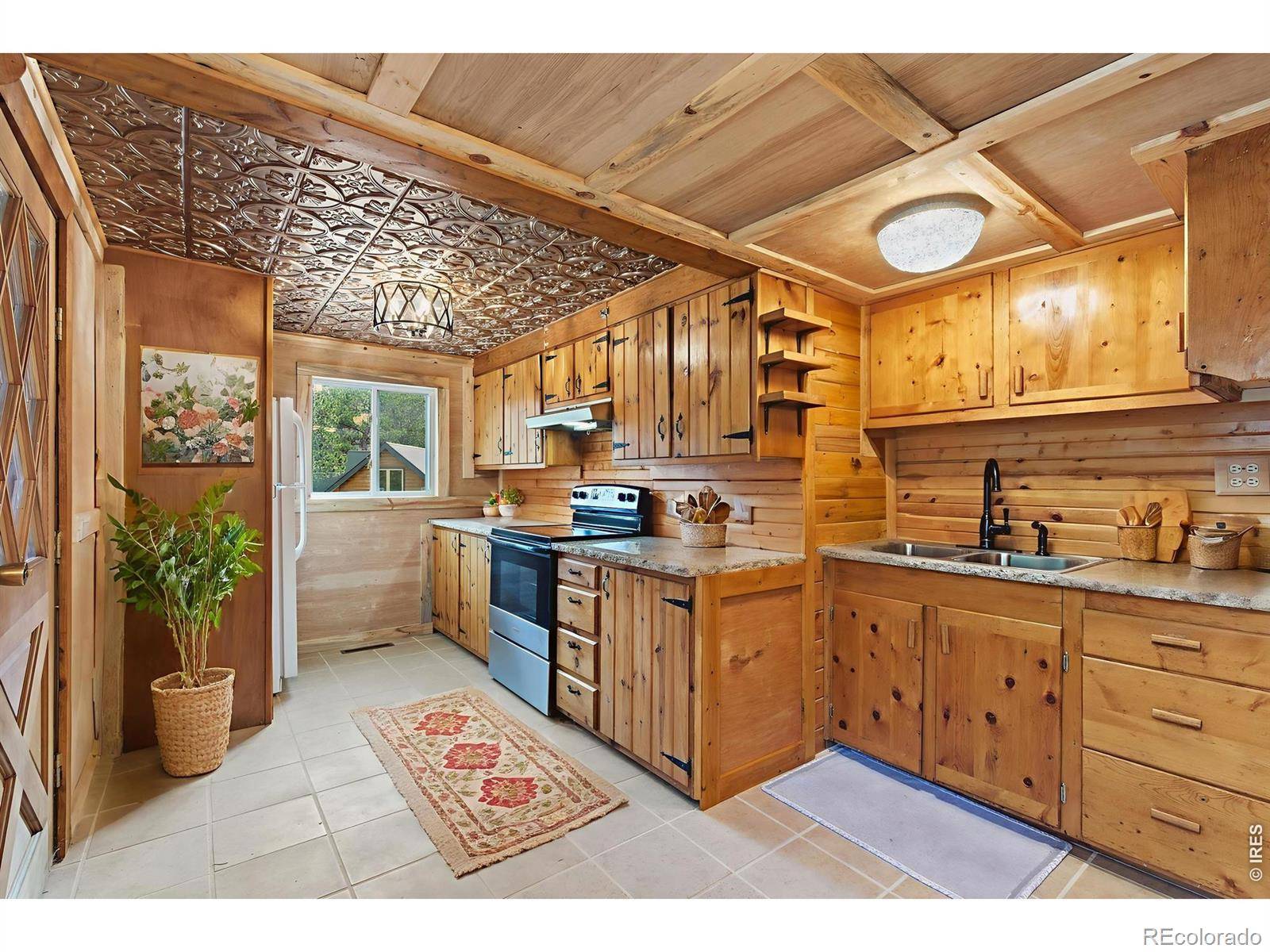124 Big Pine LN, Drake, CO 80515