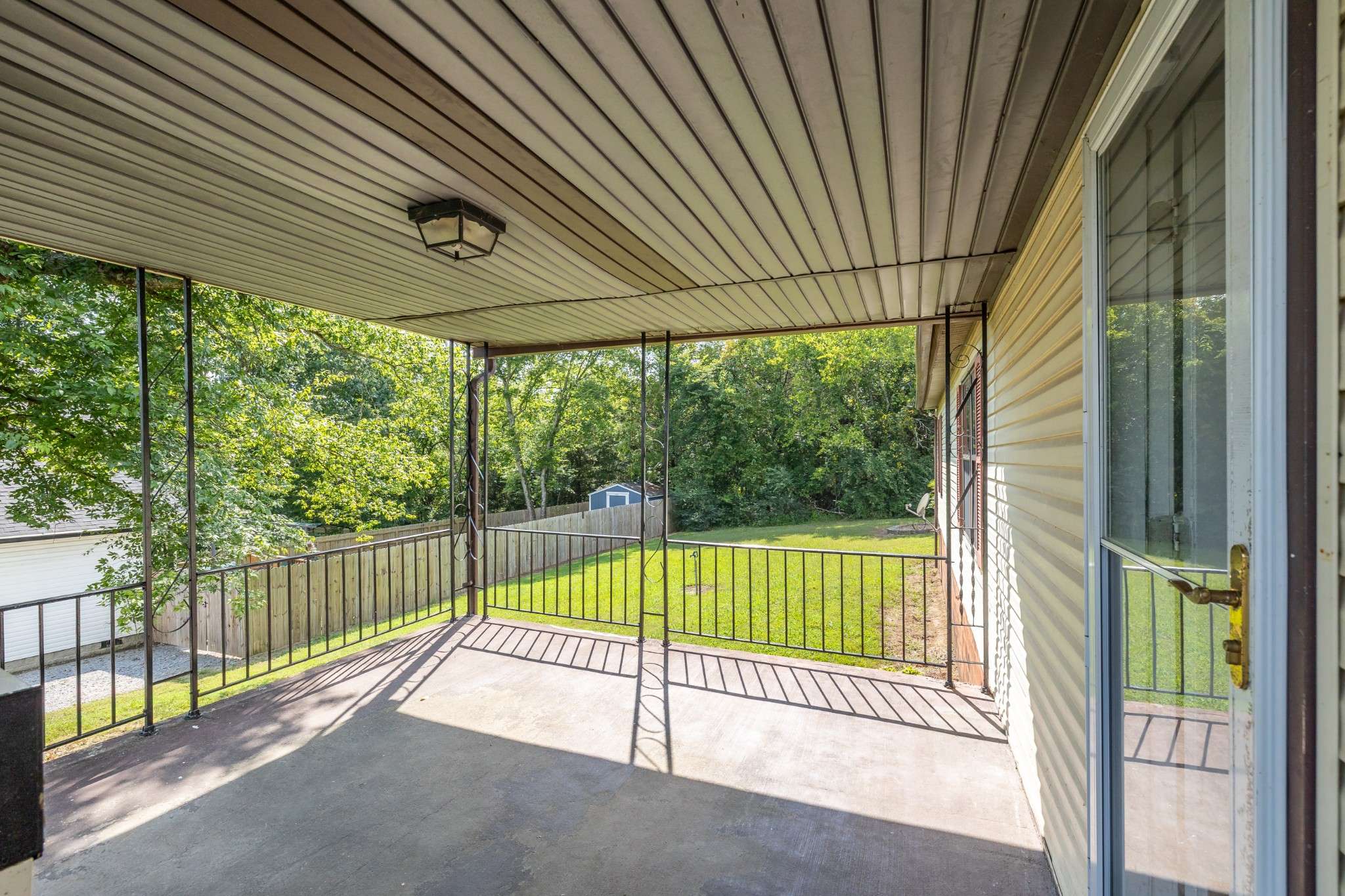 109 Fairview Ave, Cornersville, TN 37047