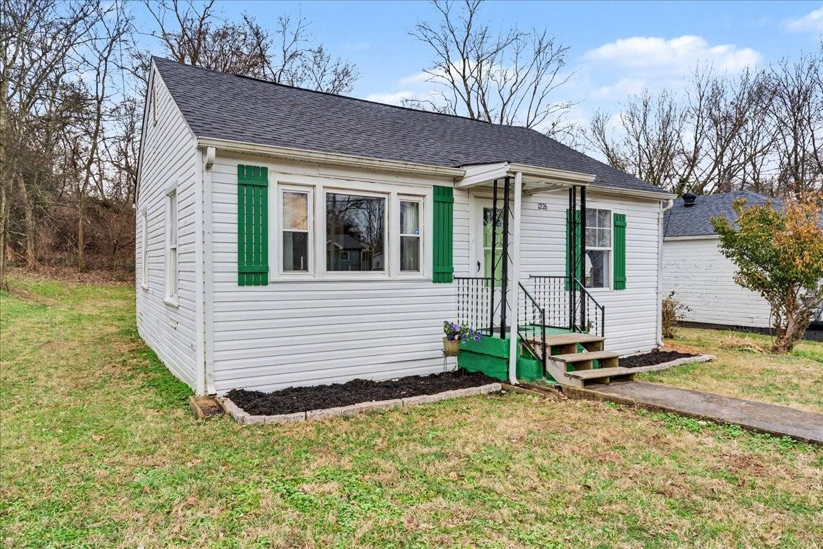 1226 Cedar St, Clarksville, TN 37040