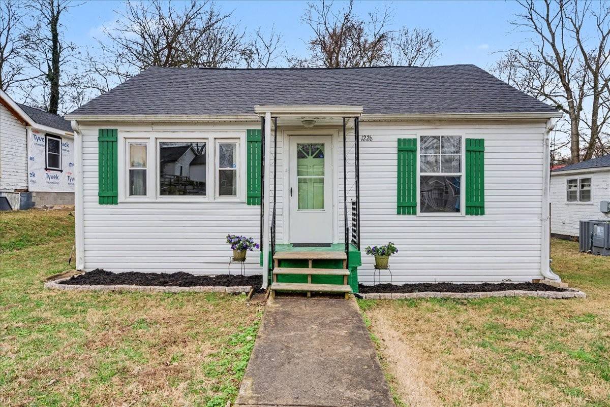 1226 Cedar St, Clarksville, TN 37040