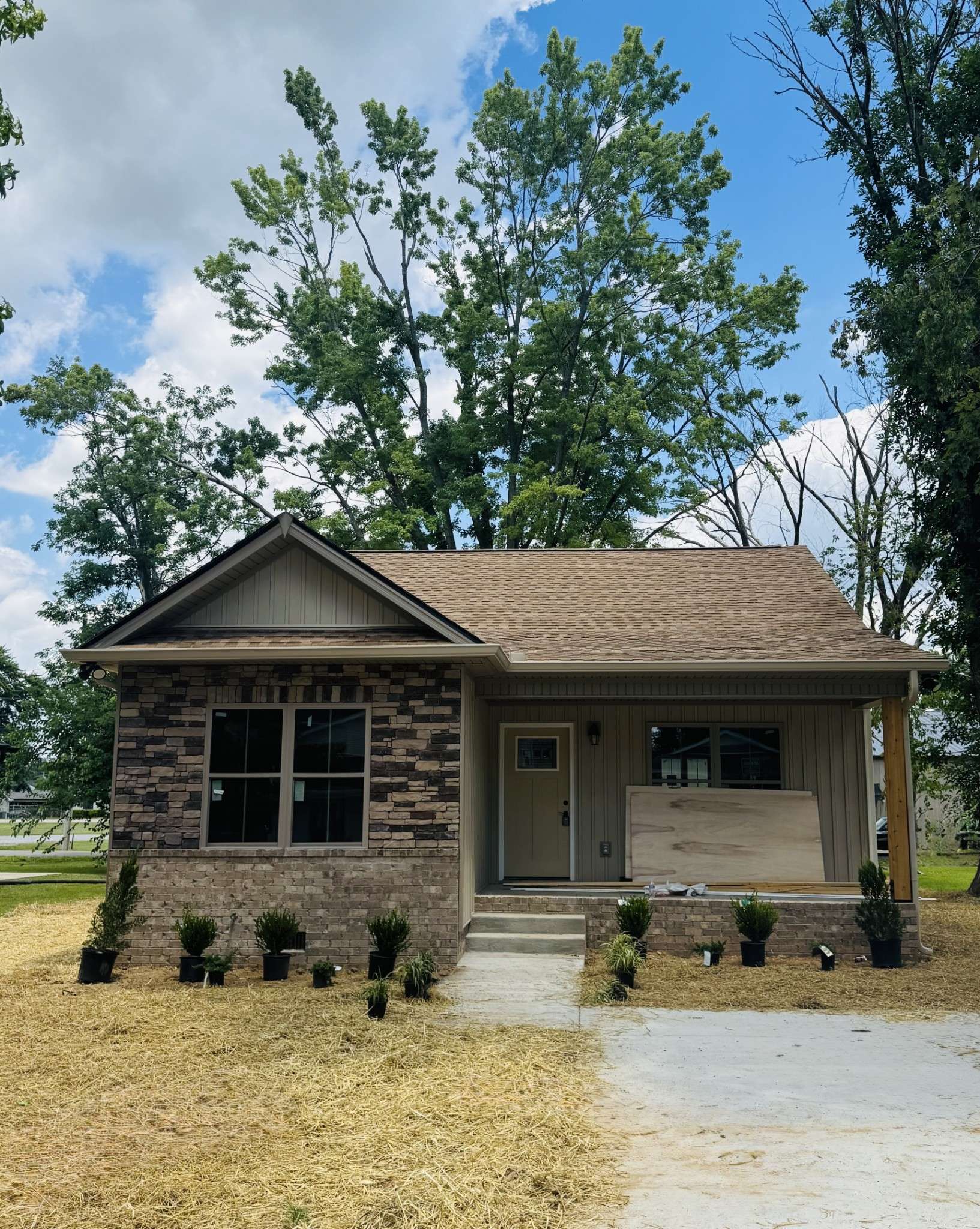 207 Strawberry St, Portland, TN 37148