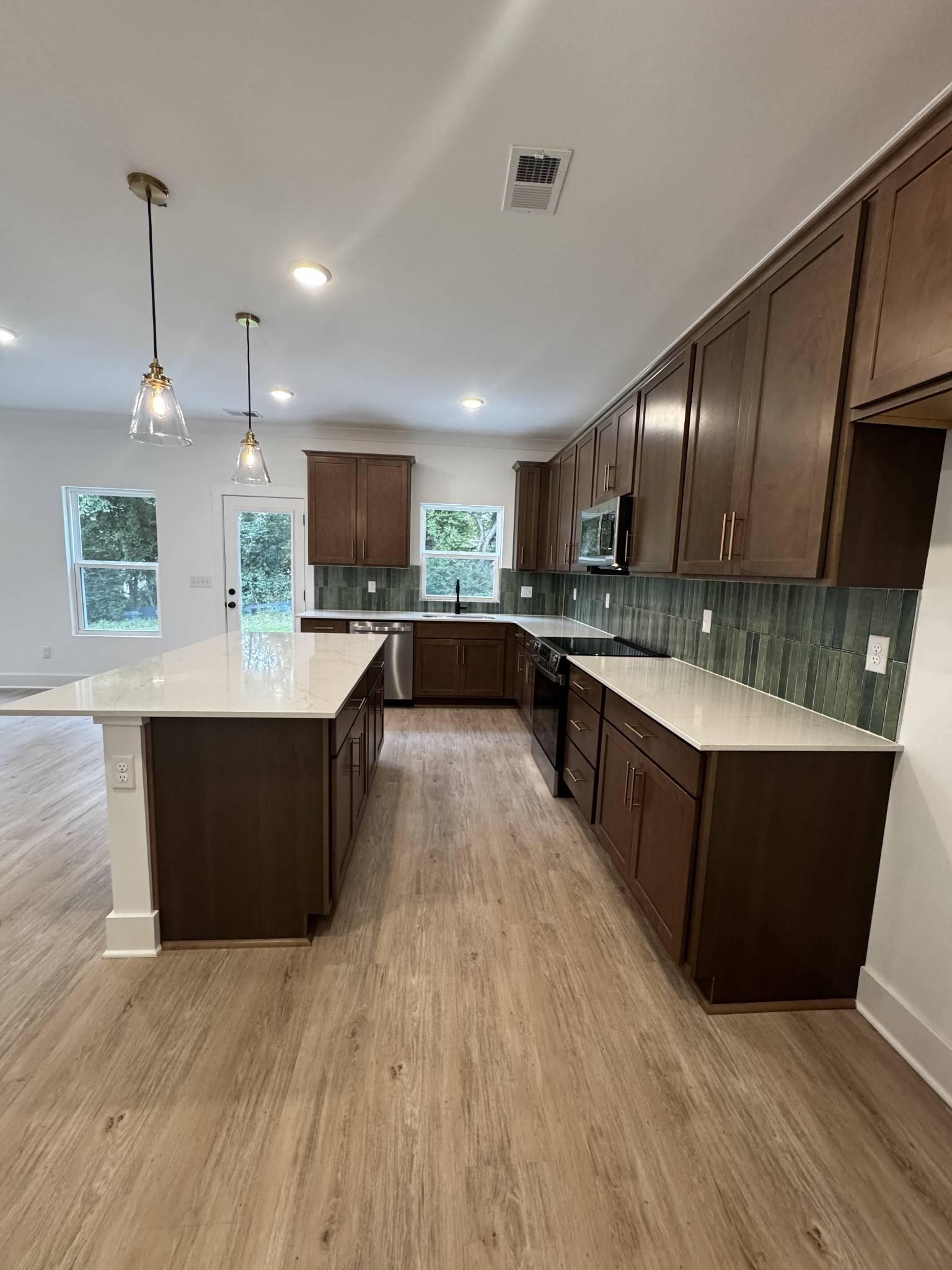 1345 Valley Ridge Dr, Gallatin, TN 37066