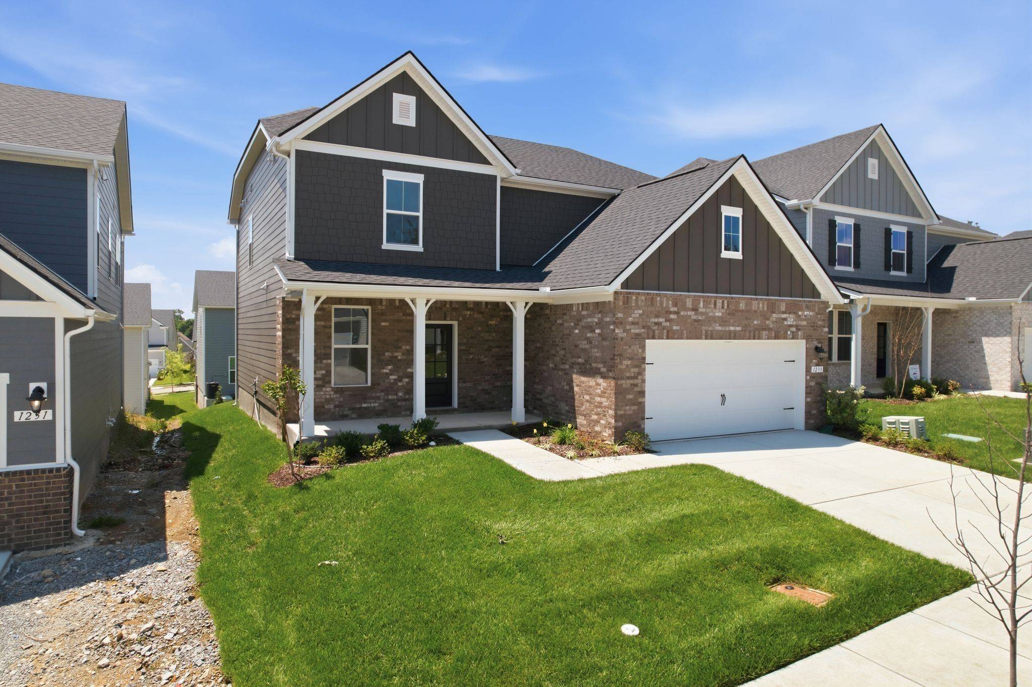 1233 Wallace Way, Hermitage, TN 37076